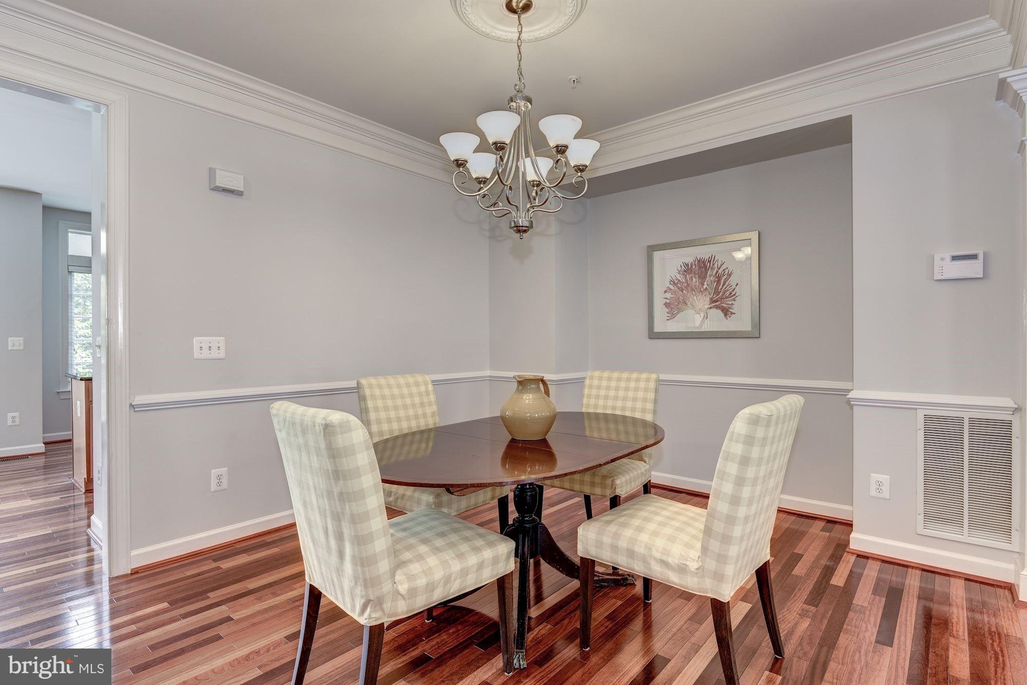 MADISON MANOR - Residential