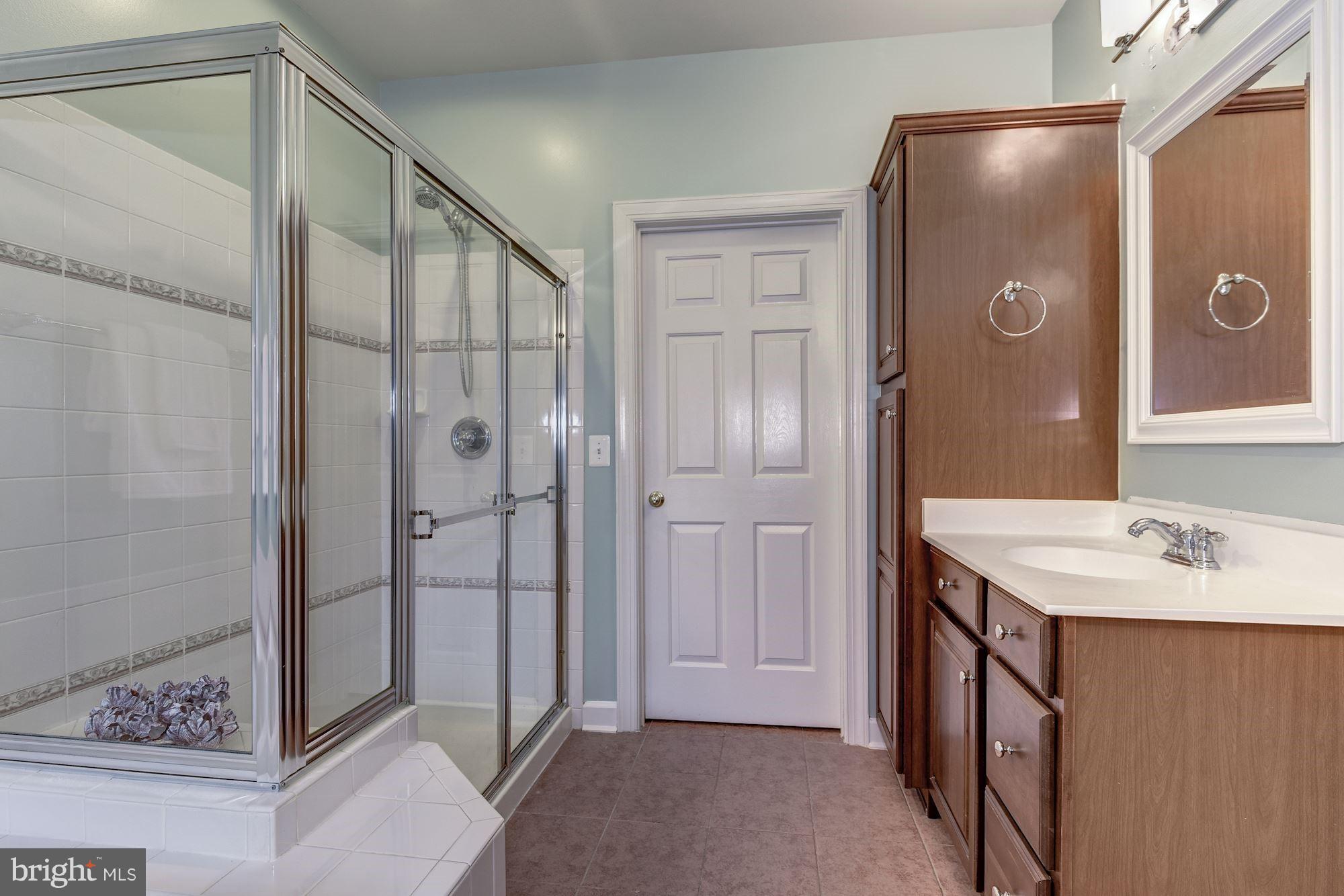 MADISON MANOR - Residential