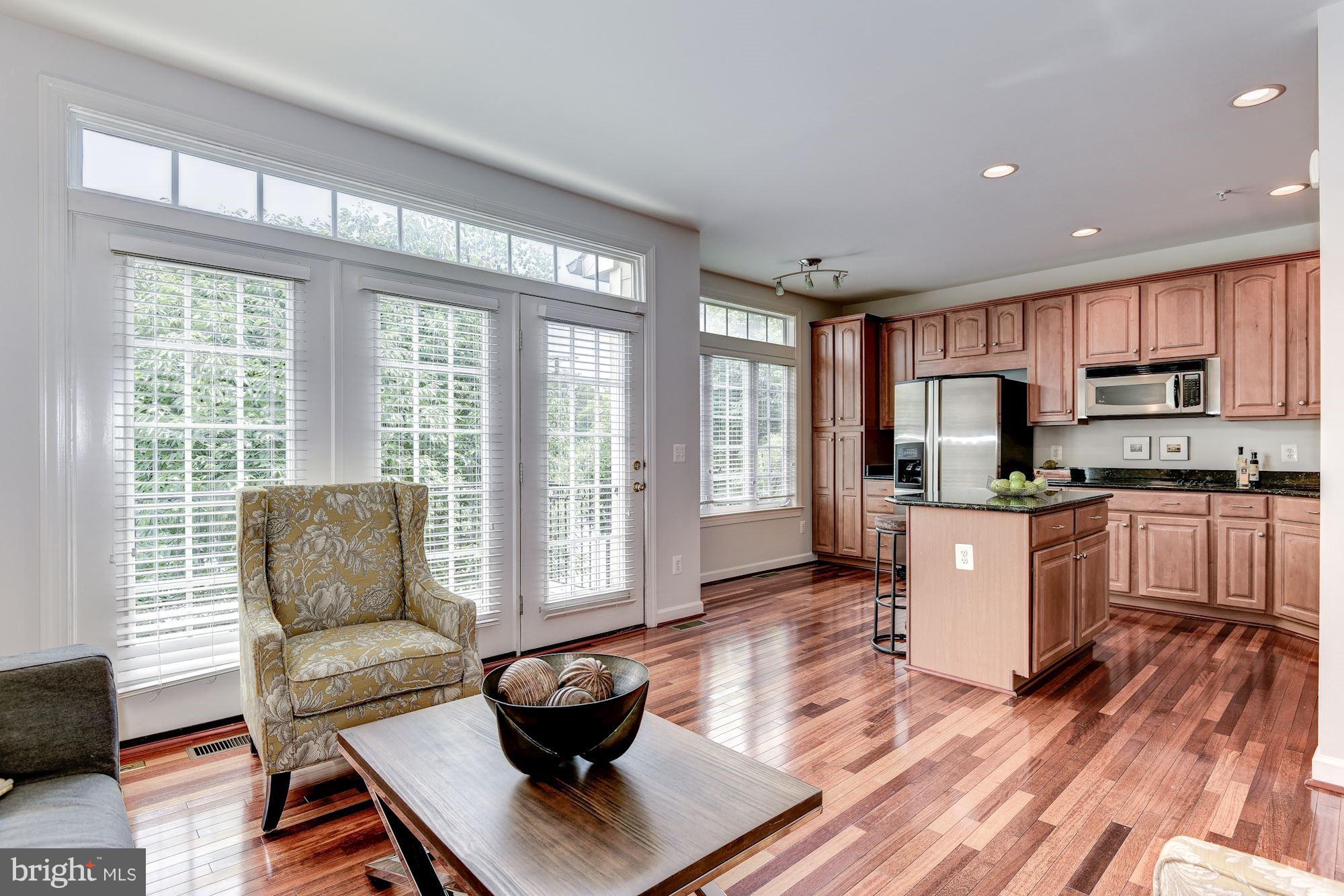 MADISON MANOR - Residential