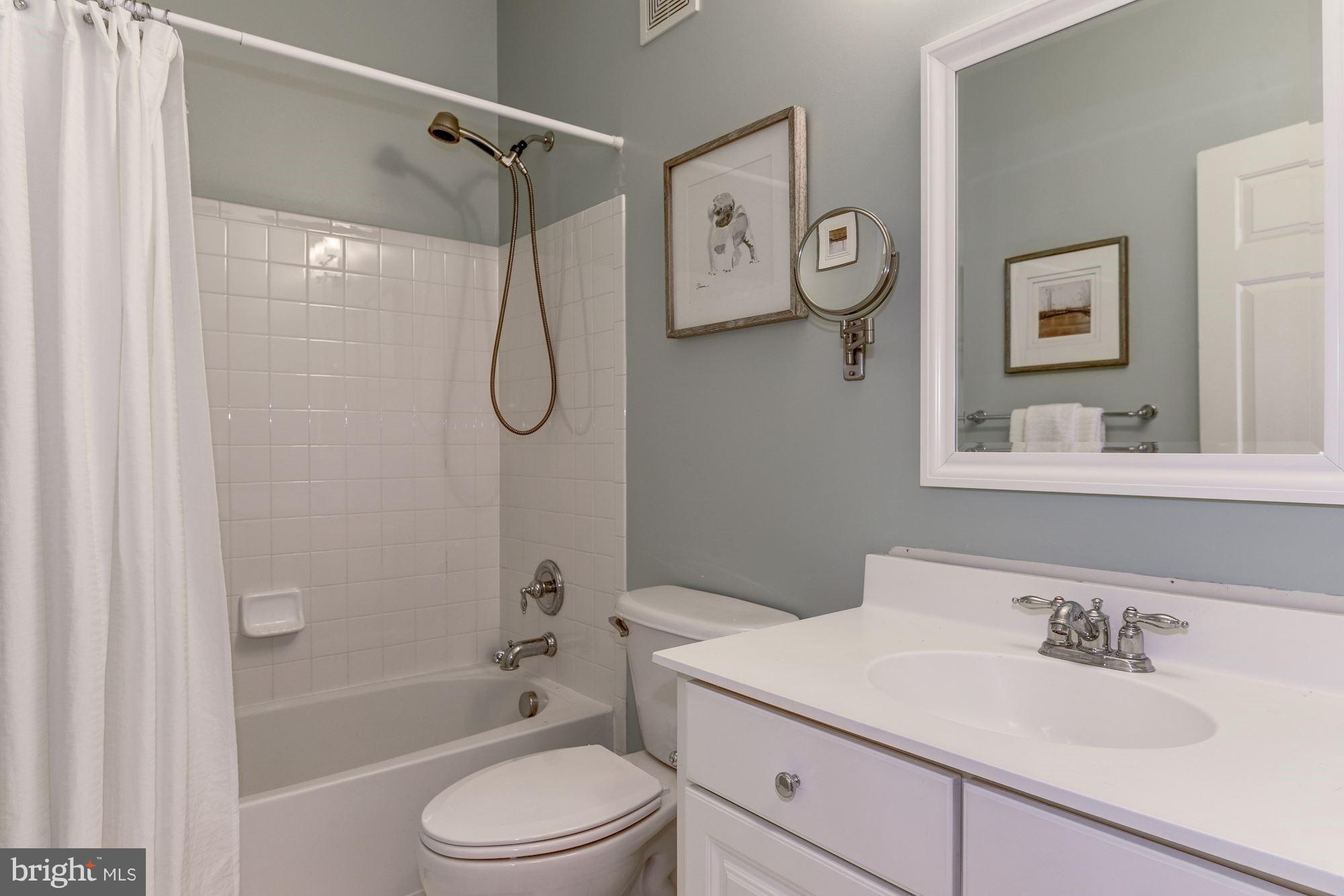 MADISON MANOR - Residential