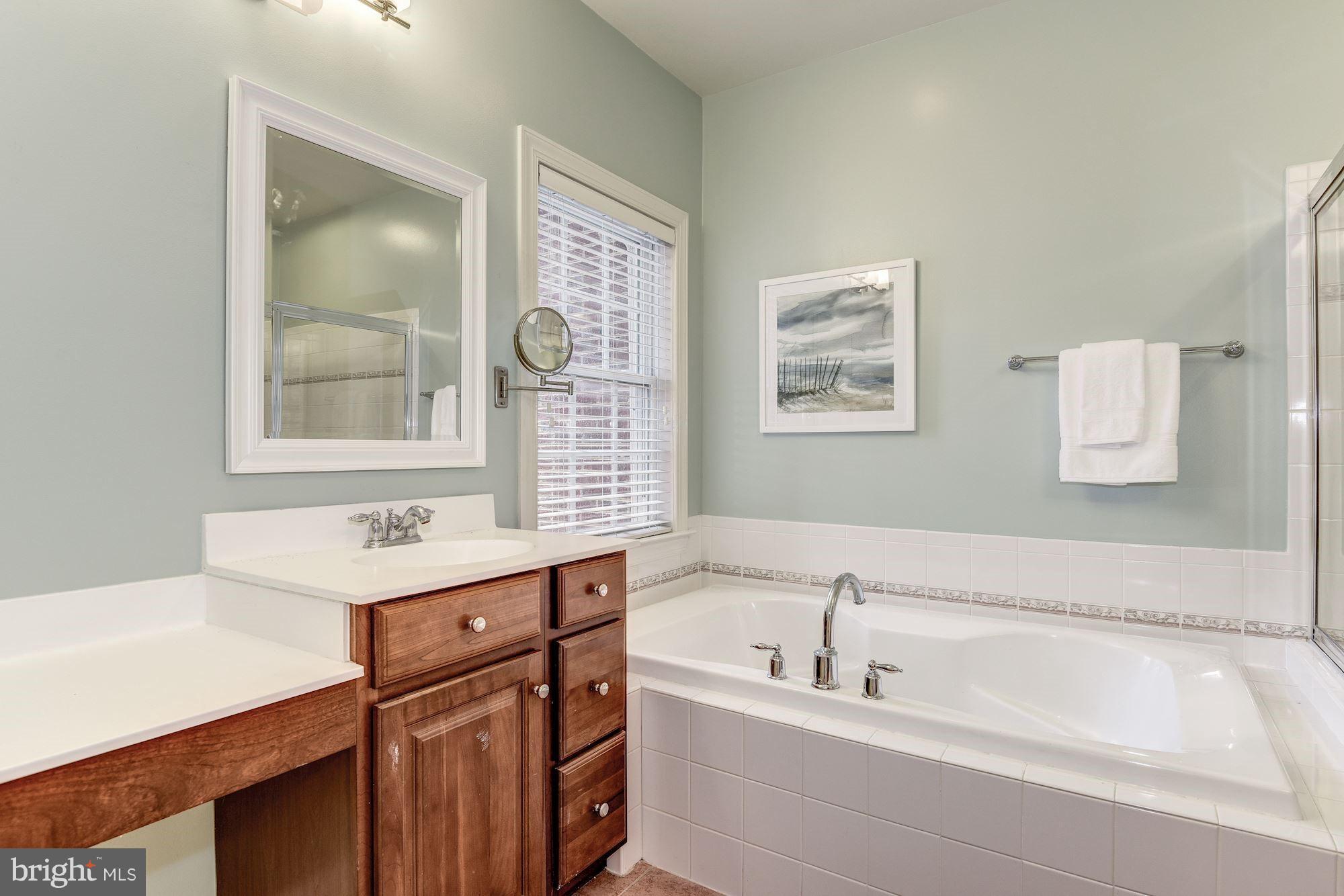 MADISON MANOR - Residential