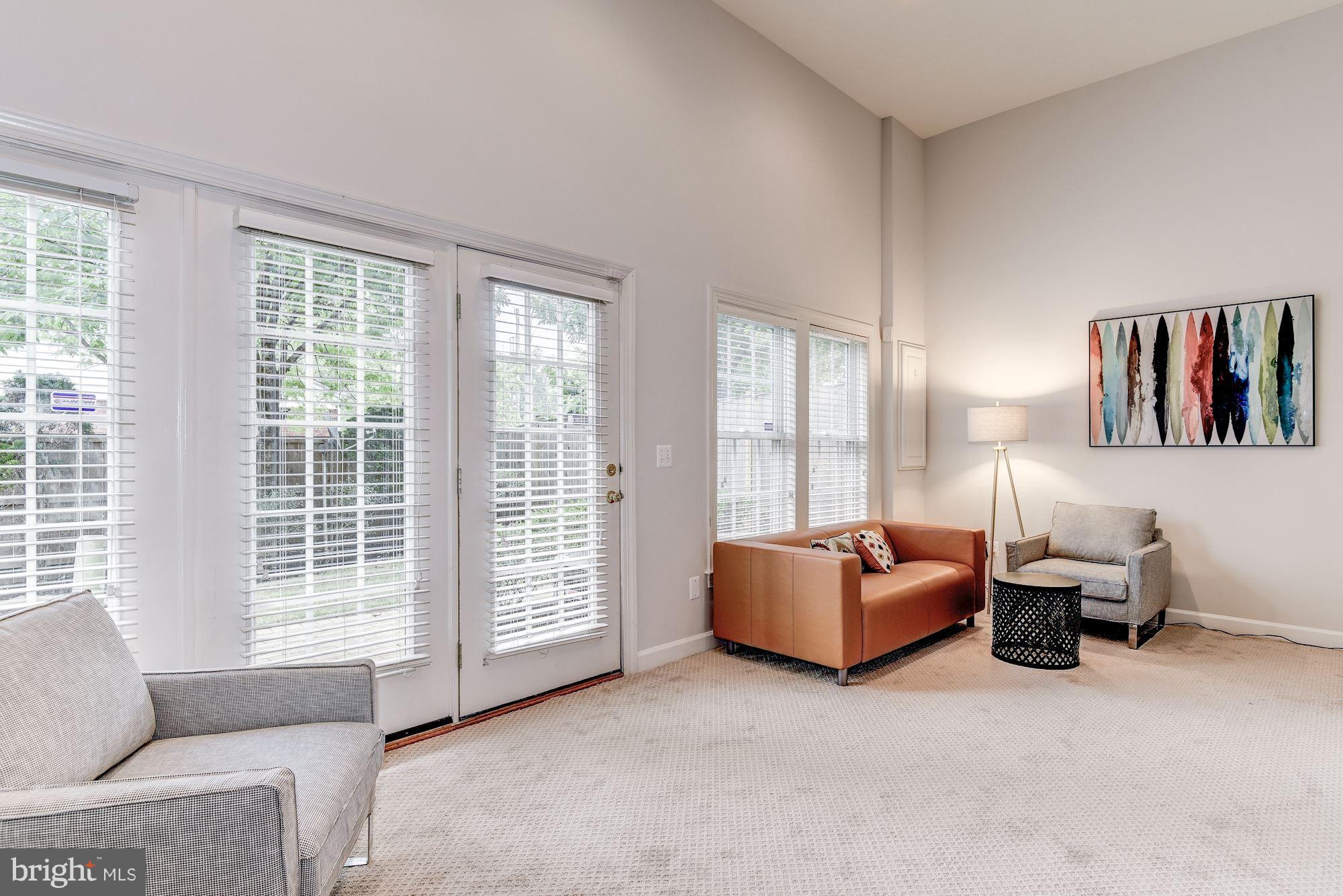 MADISON MANOR - Residential