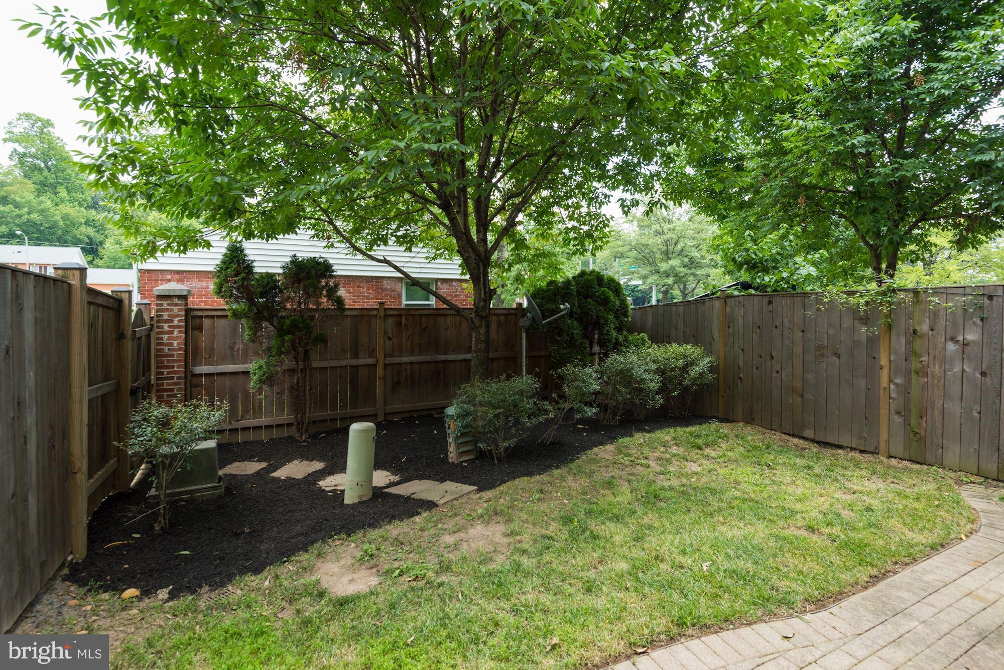 MADISON MANOR - Residential