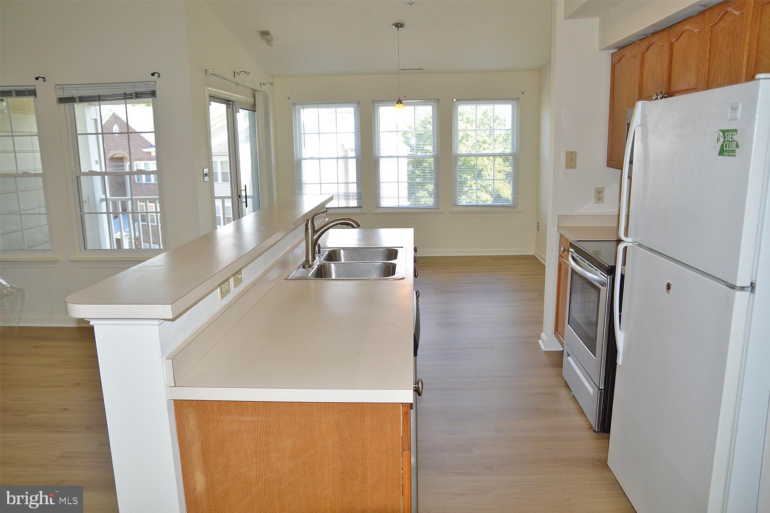 LAKETREE - Residential