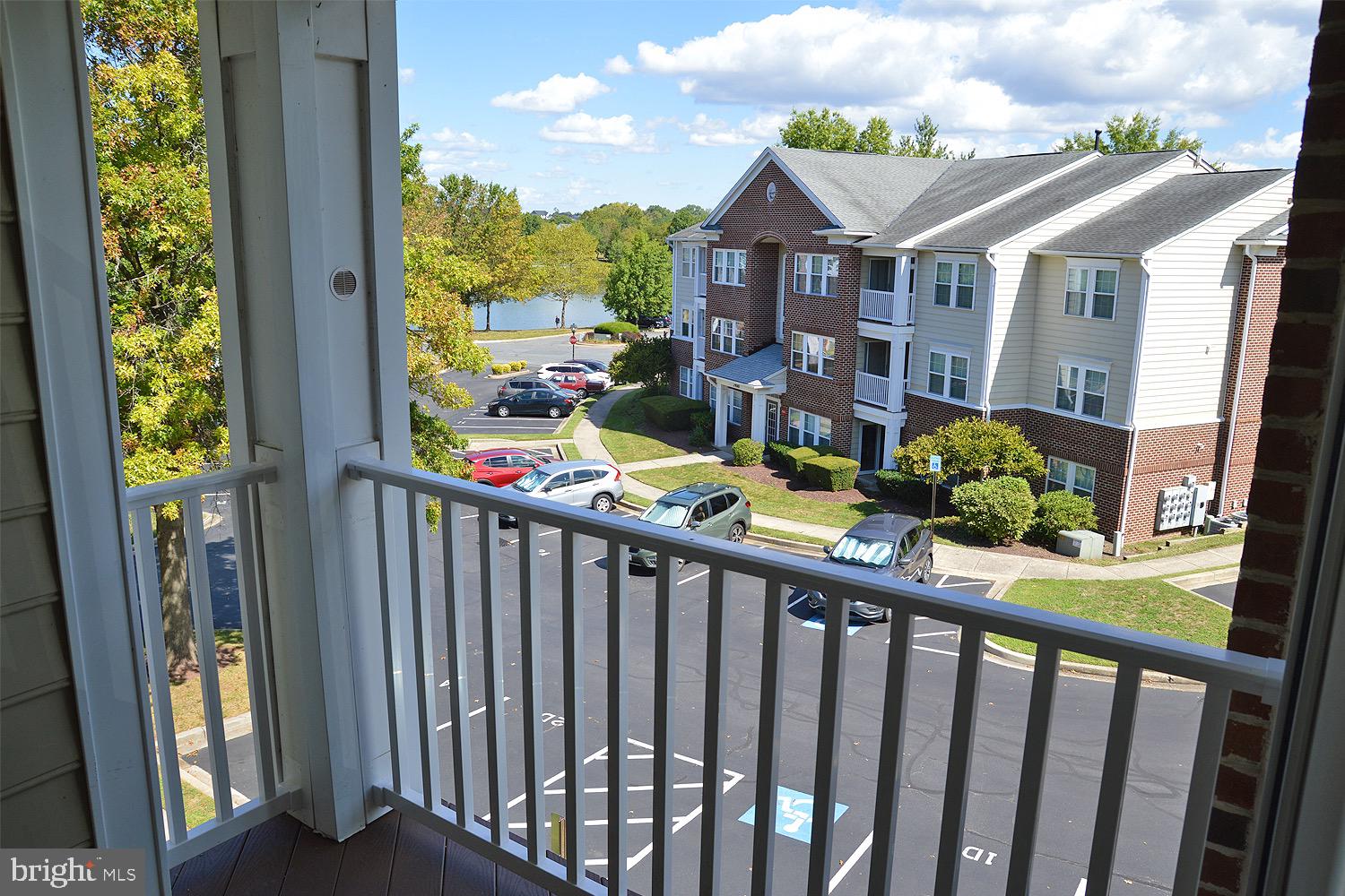 LAKETREE - Residential