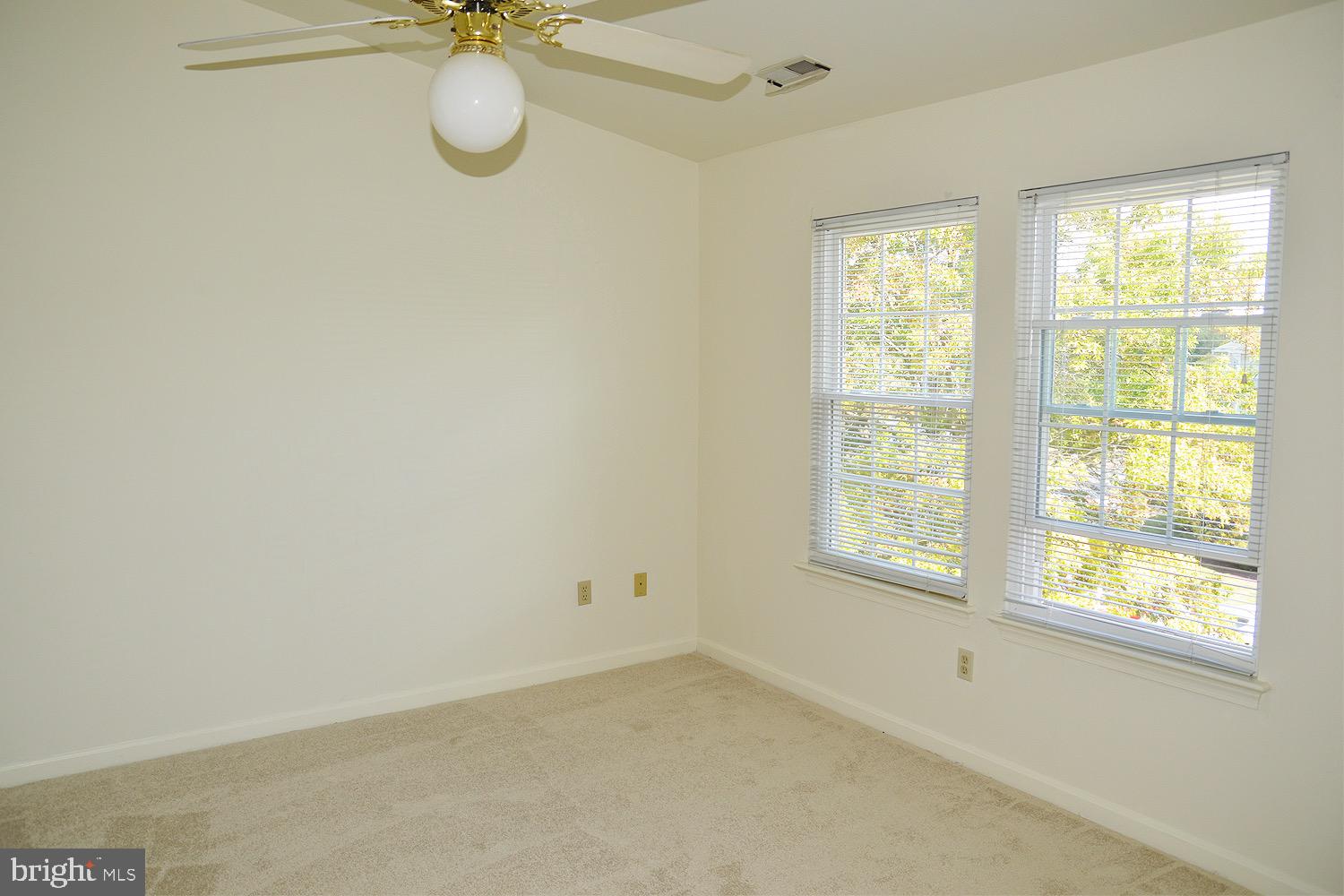 LAKETREE - Residential