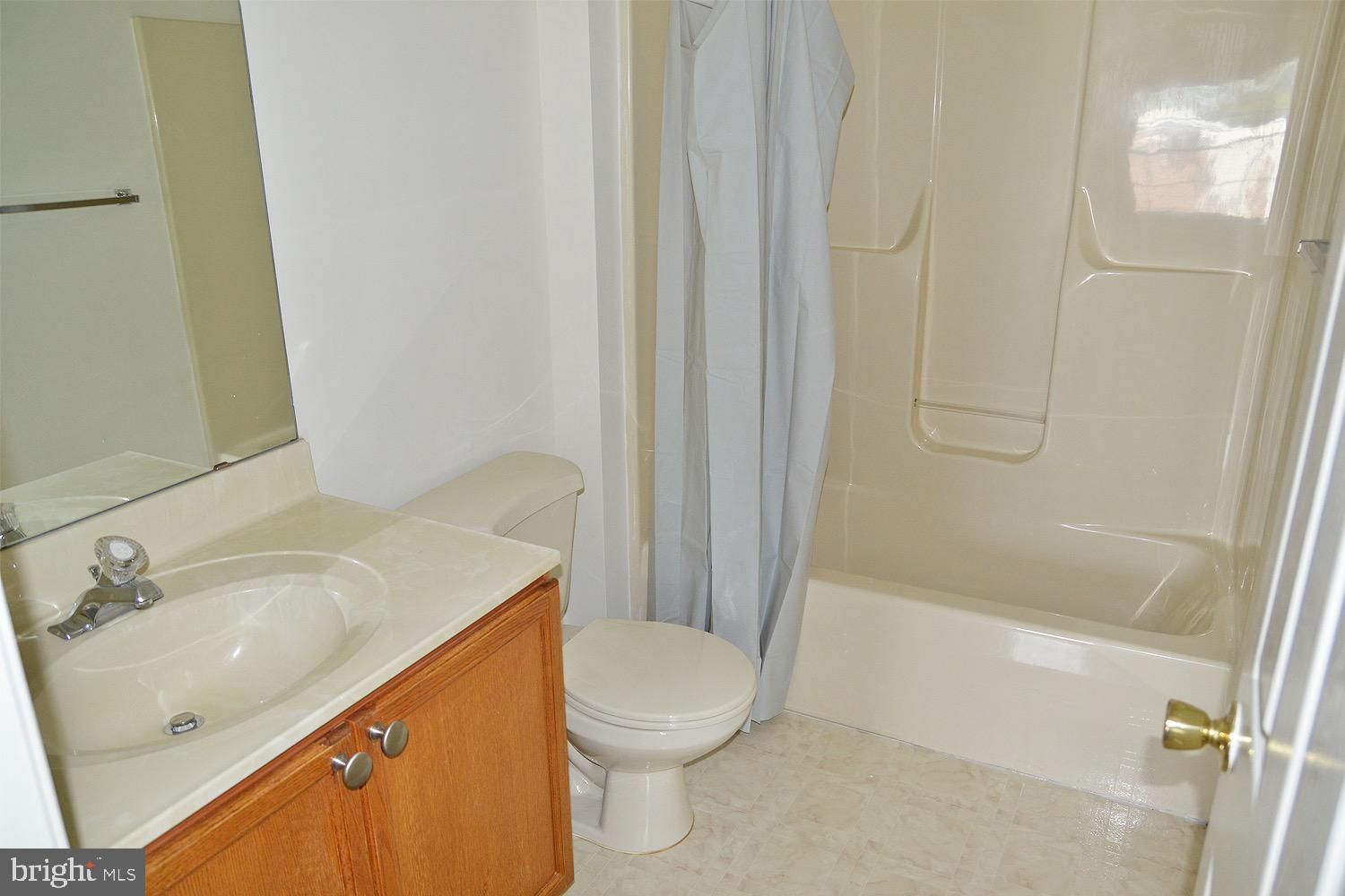 LAKETREE - Residential