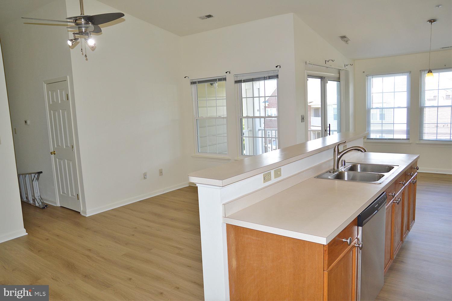 LAKETREE - Residential