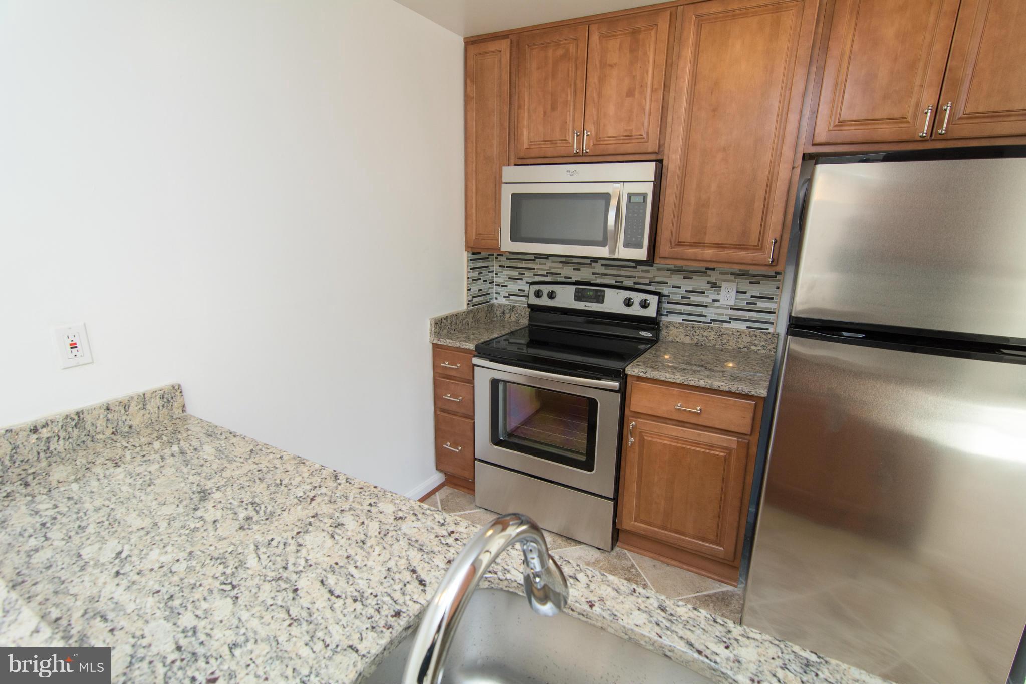 CROMWELL FOUNTAIN - Residential