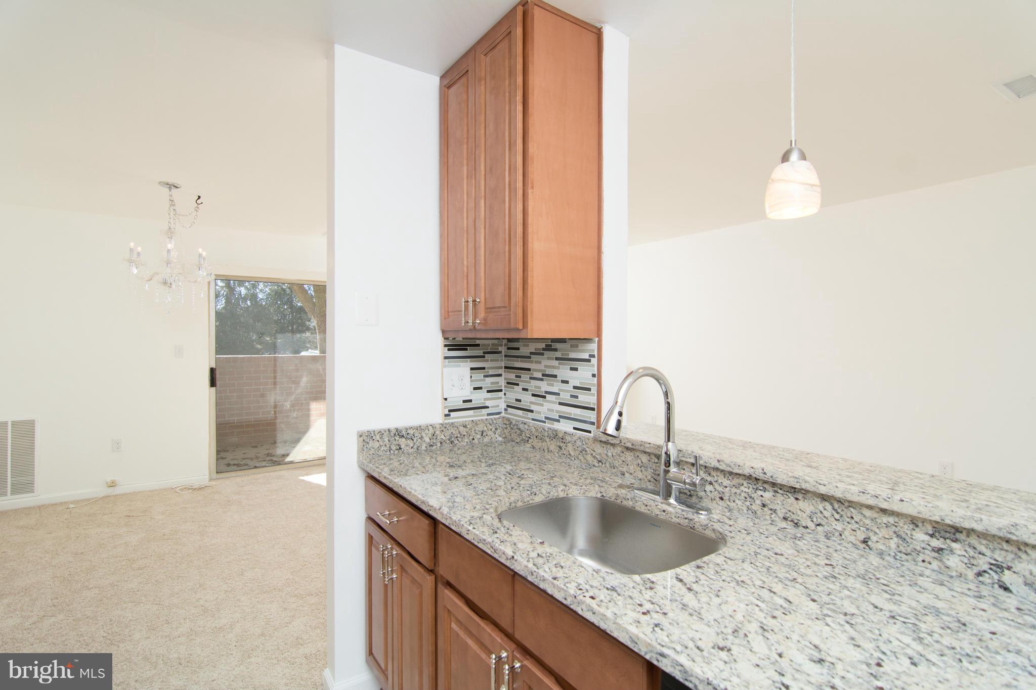 CROMWELL FOUNTAIN - Residential