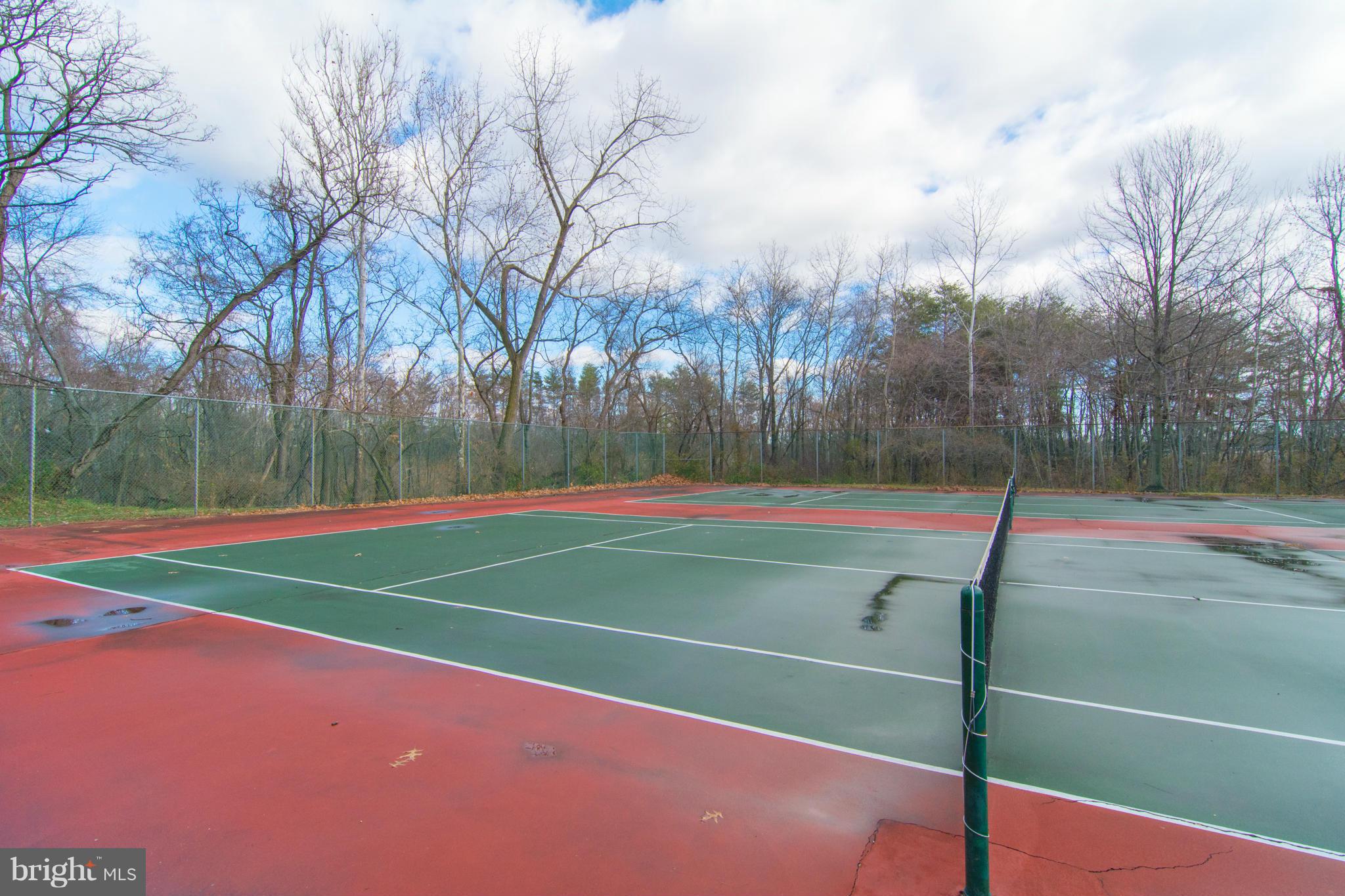CROMWELL FOUNTAIN - Residential