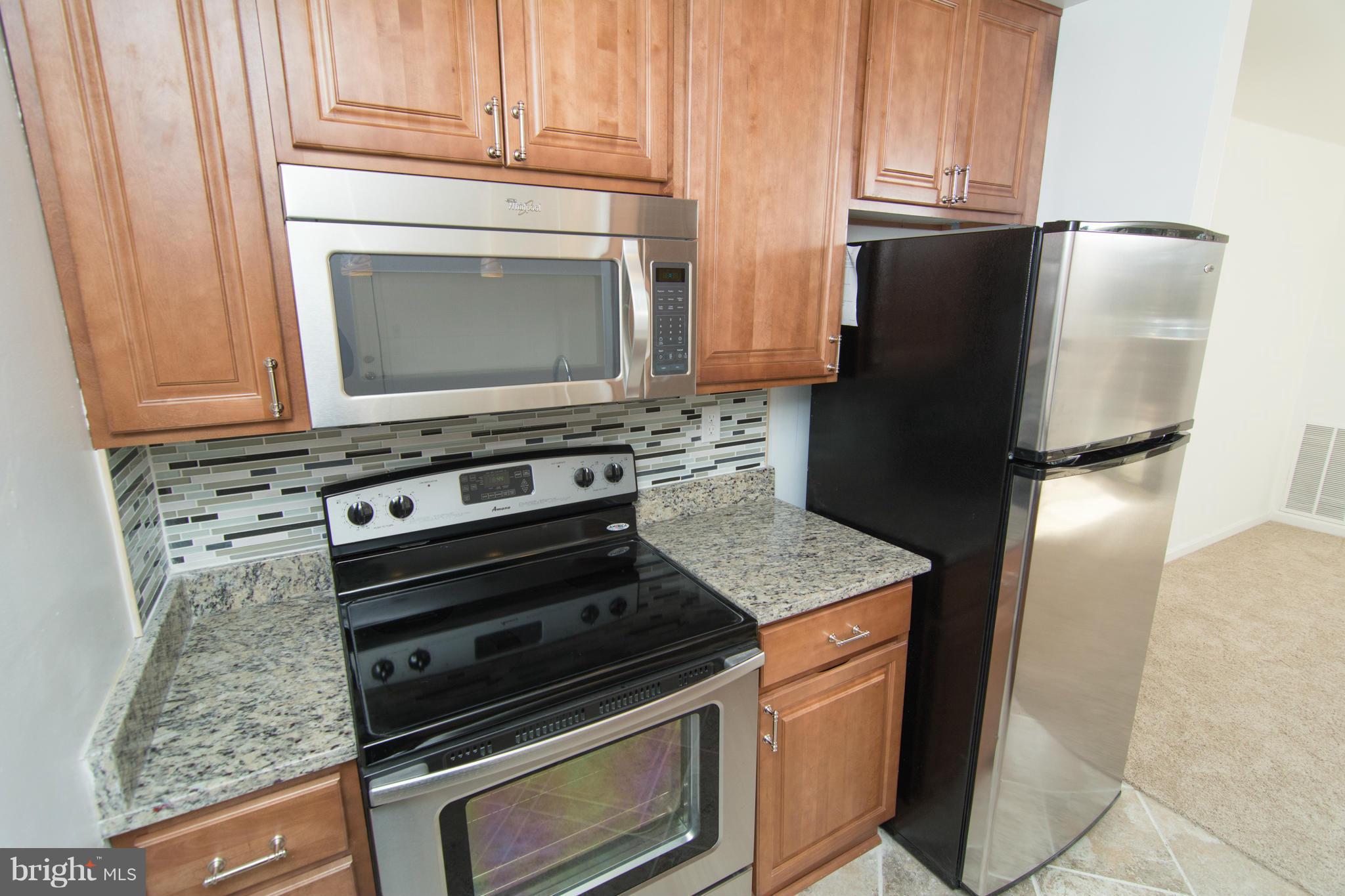 CROMWELL FOUNTAIN - Residential