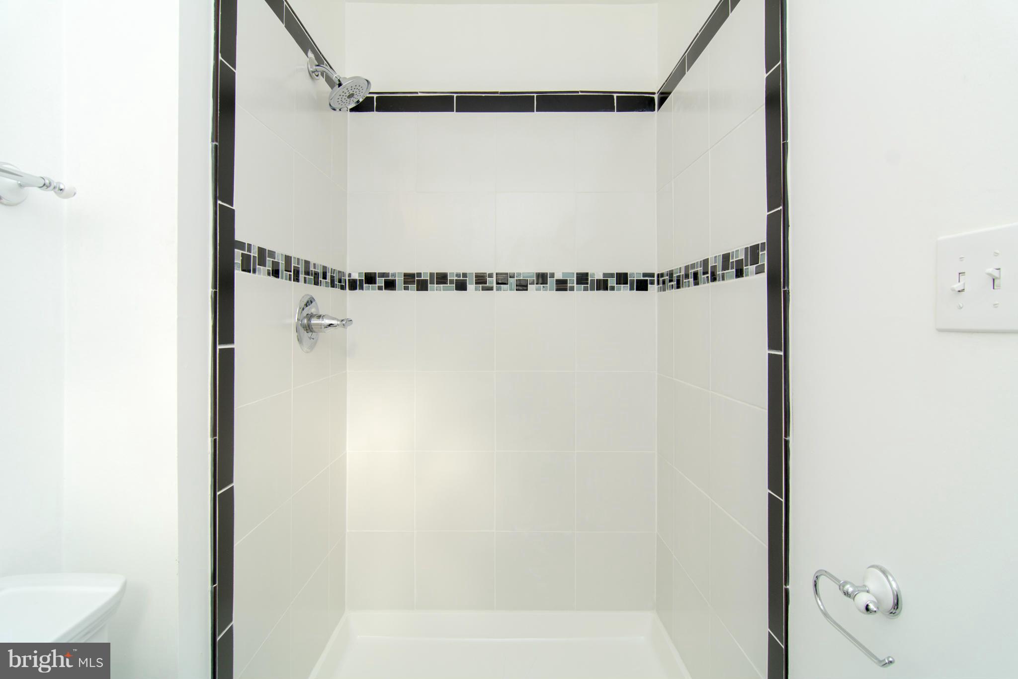 CROMWELL FOUNTAIN - Residential