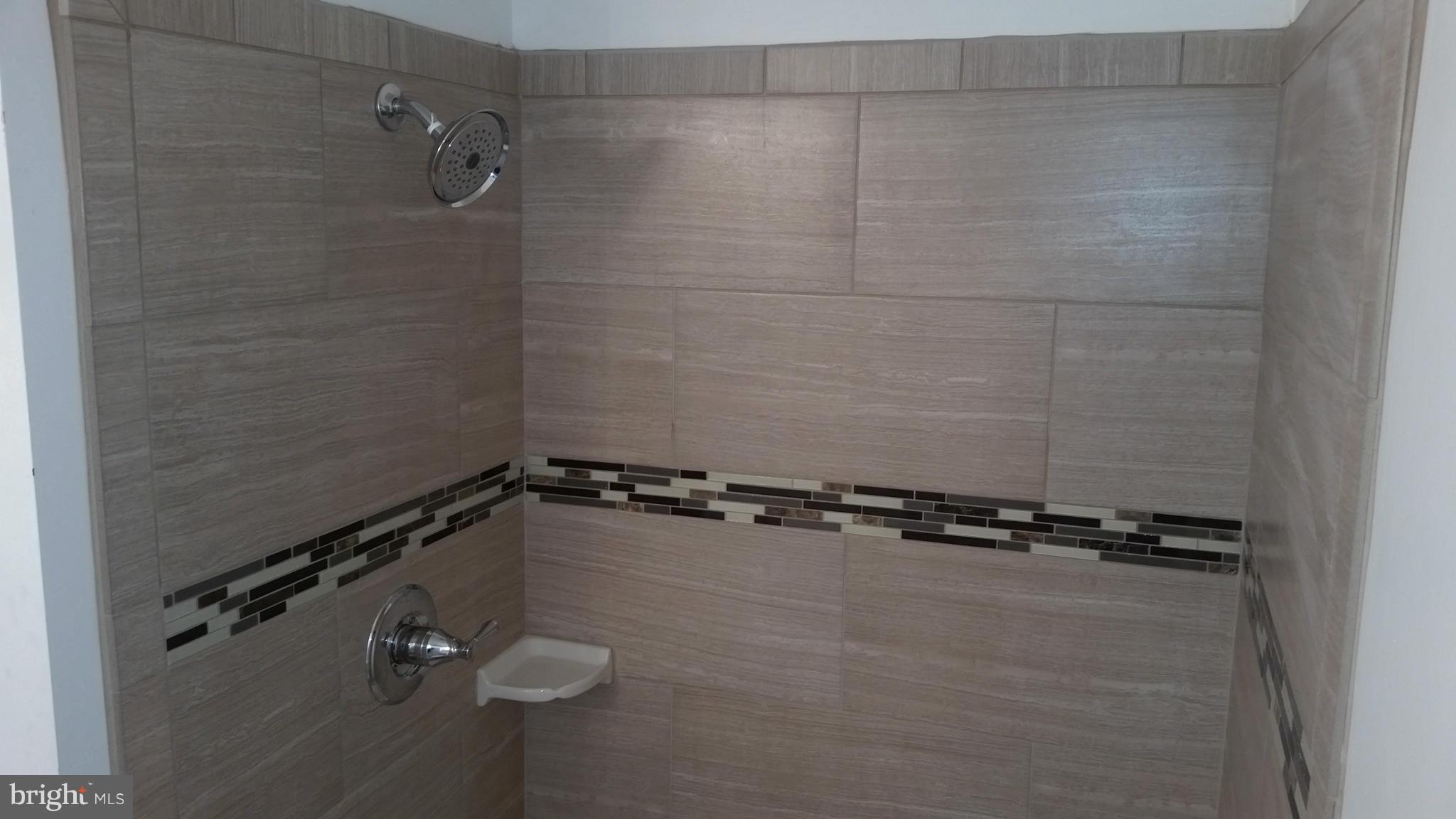 CROMWELL FOUNTAIN - Residential