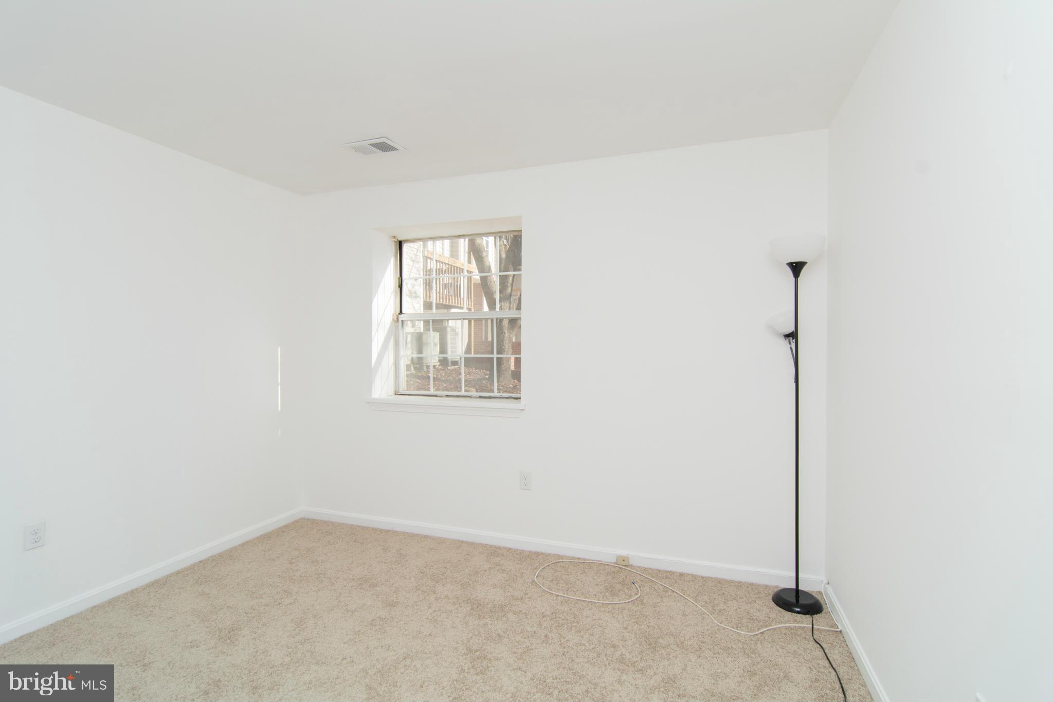 CROMWELL FOUNTAIN - Residential