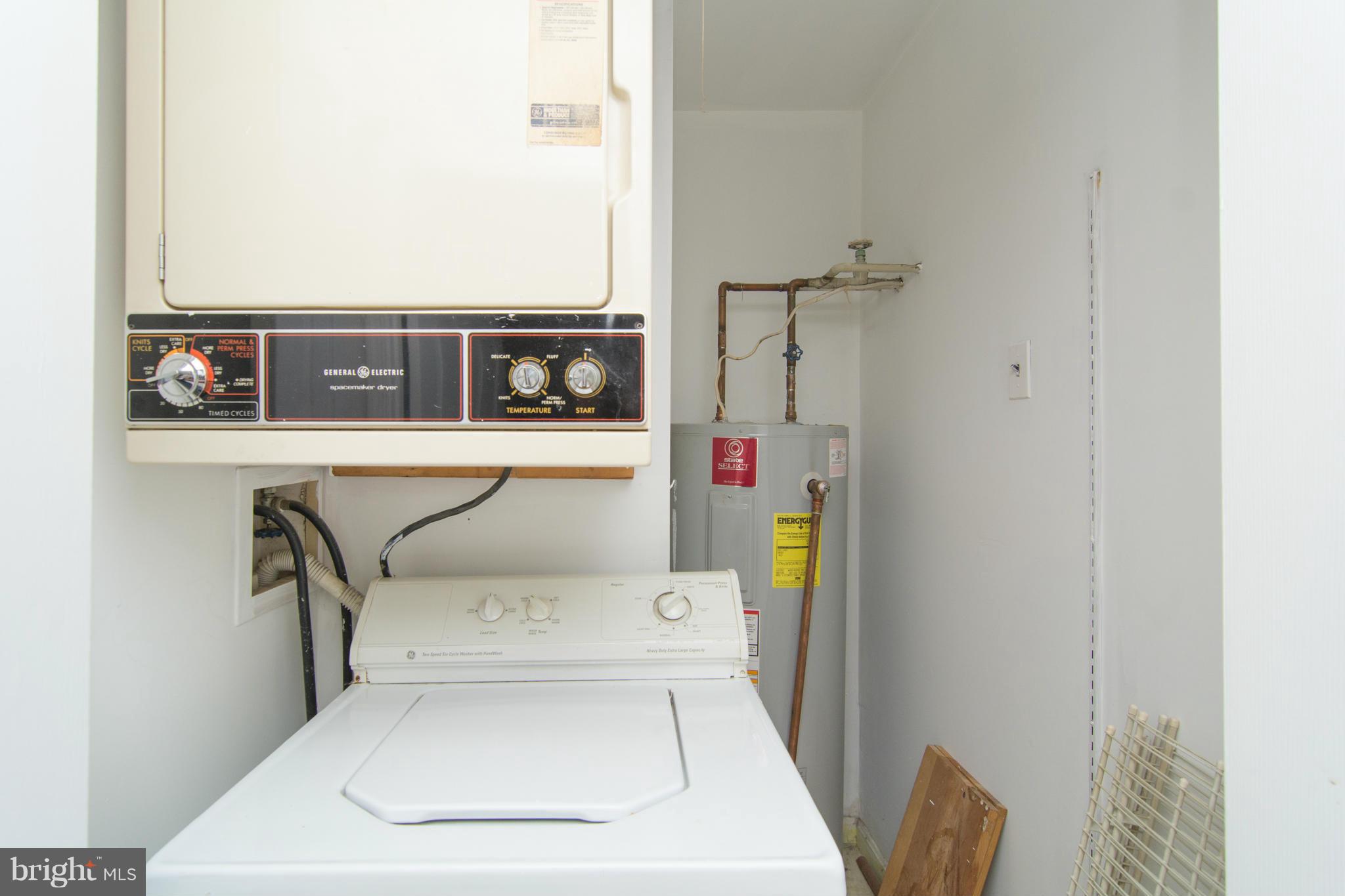 CROMWELL FOUNTAIN - Residential