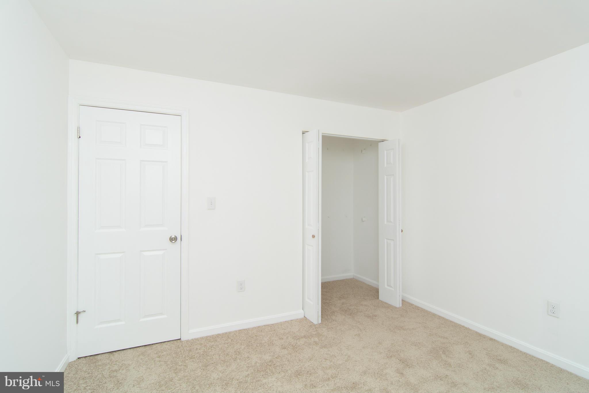 CROMWELL FOUNTAIN - Residential