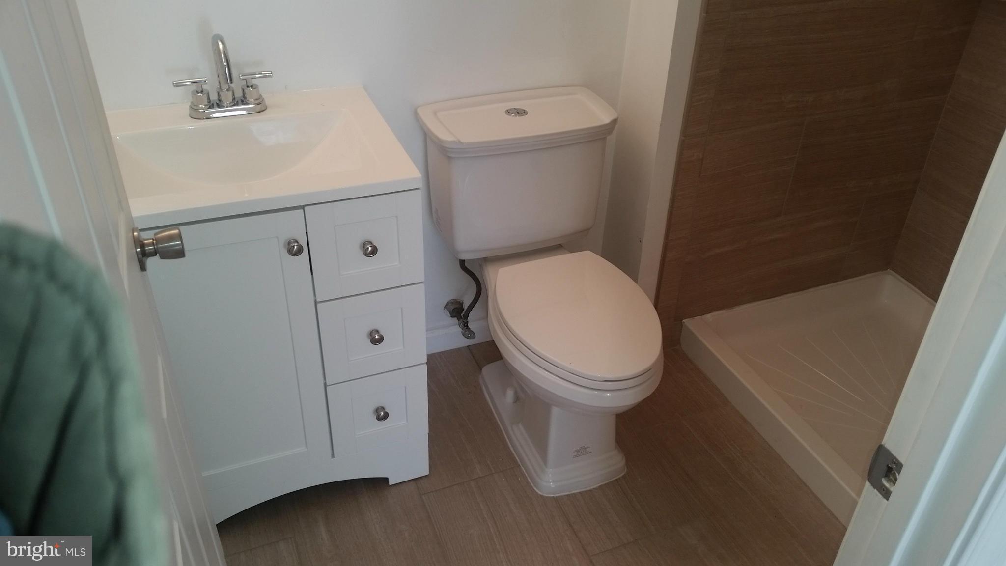 CROMWELL FOUNTAIN - Residential