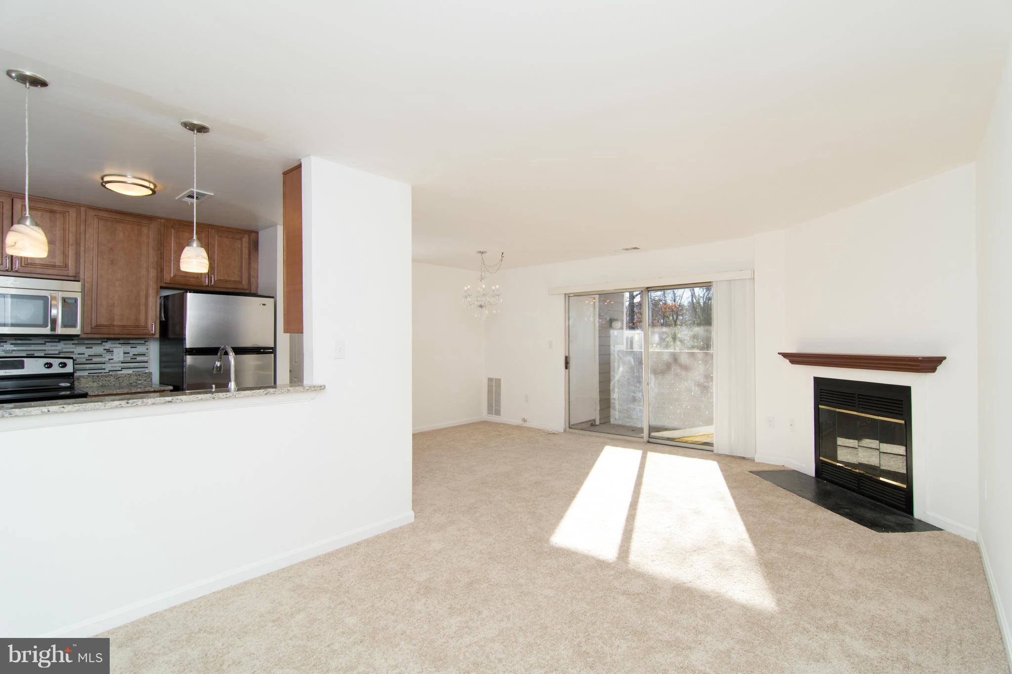 CROMWELL FOUNTAIN - Residential