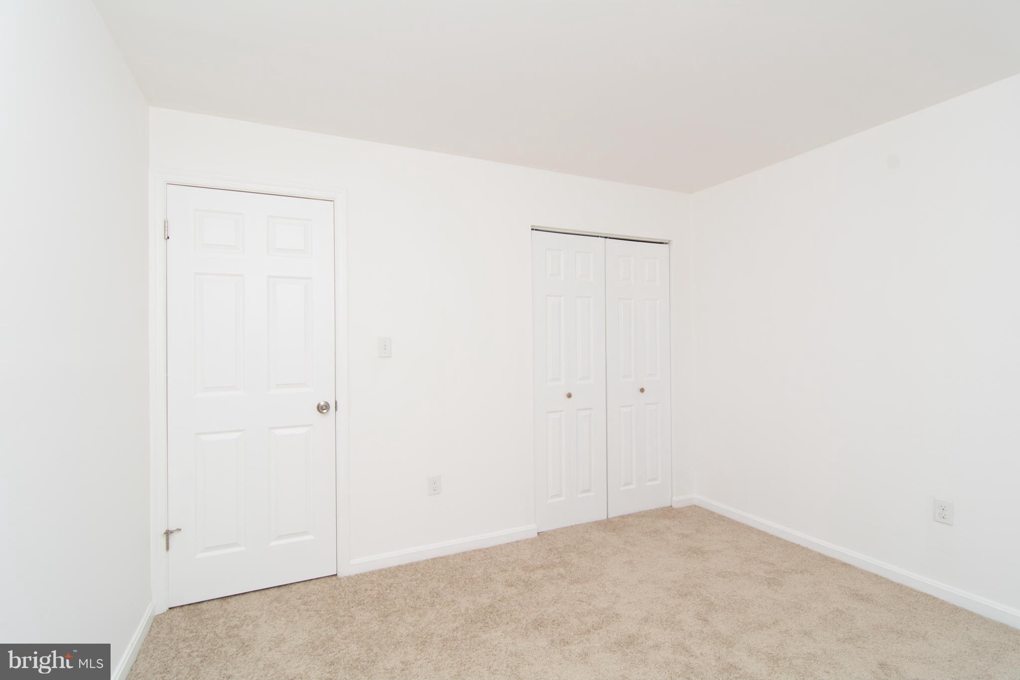 CROMWELL FOUNTAIN - Residential