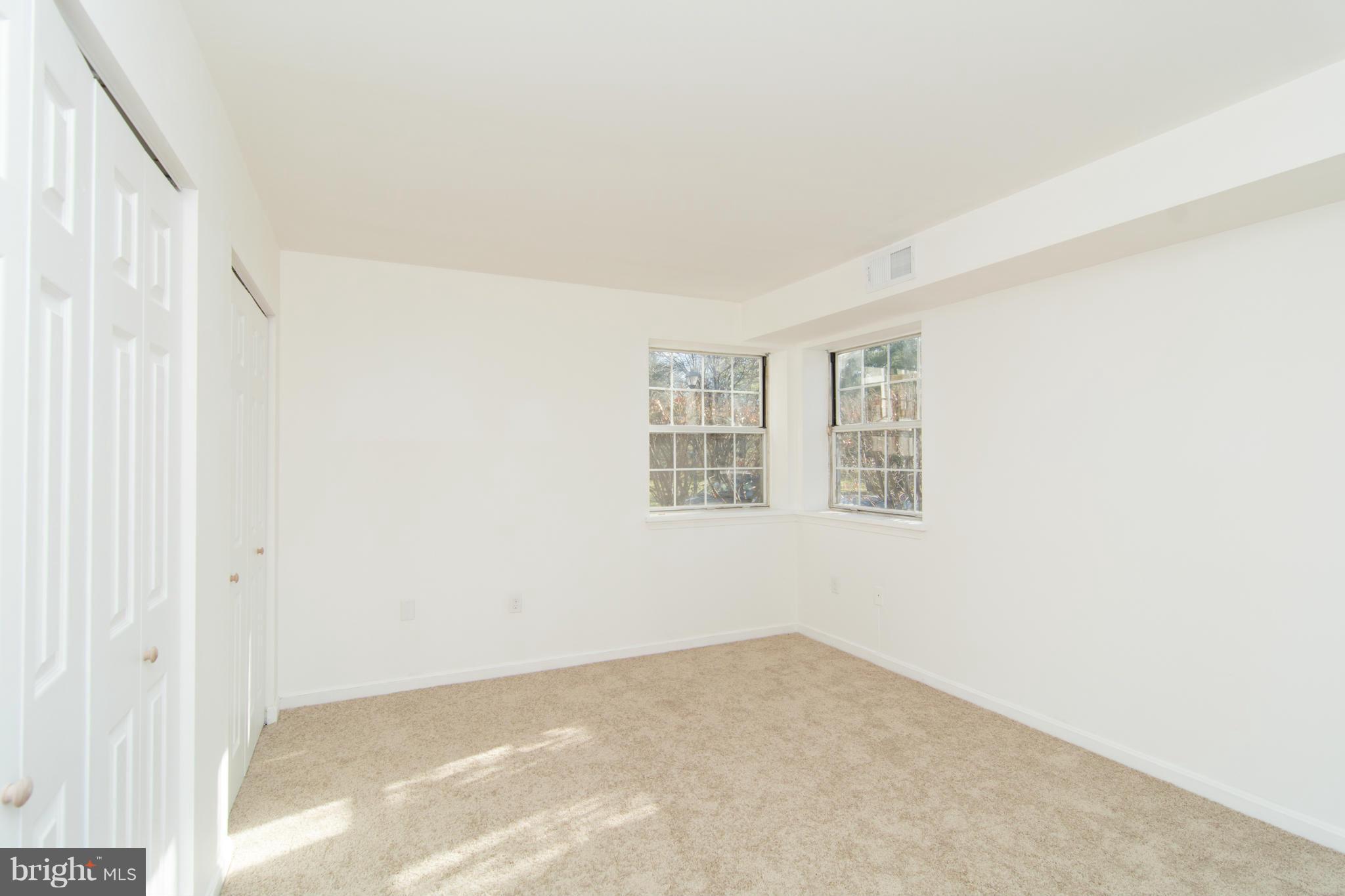 CROMWELL FOUNTAIN - Residential