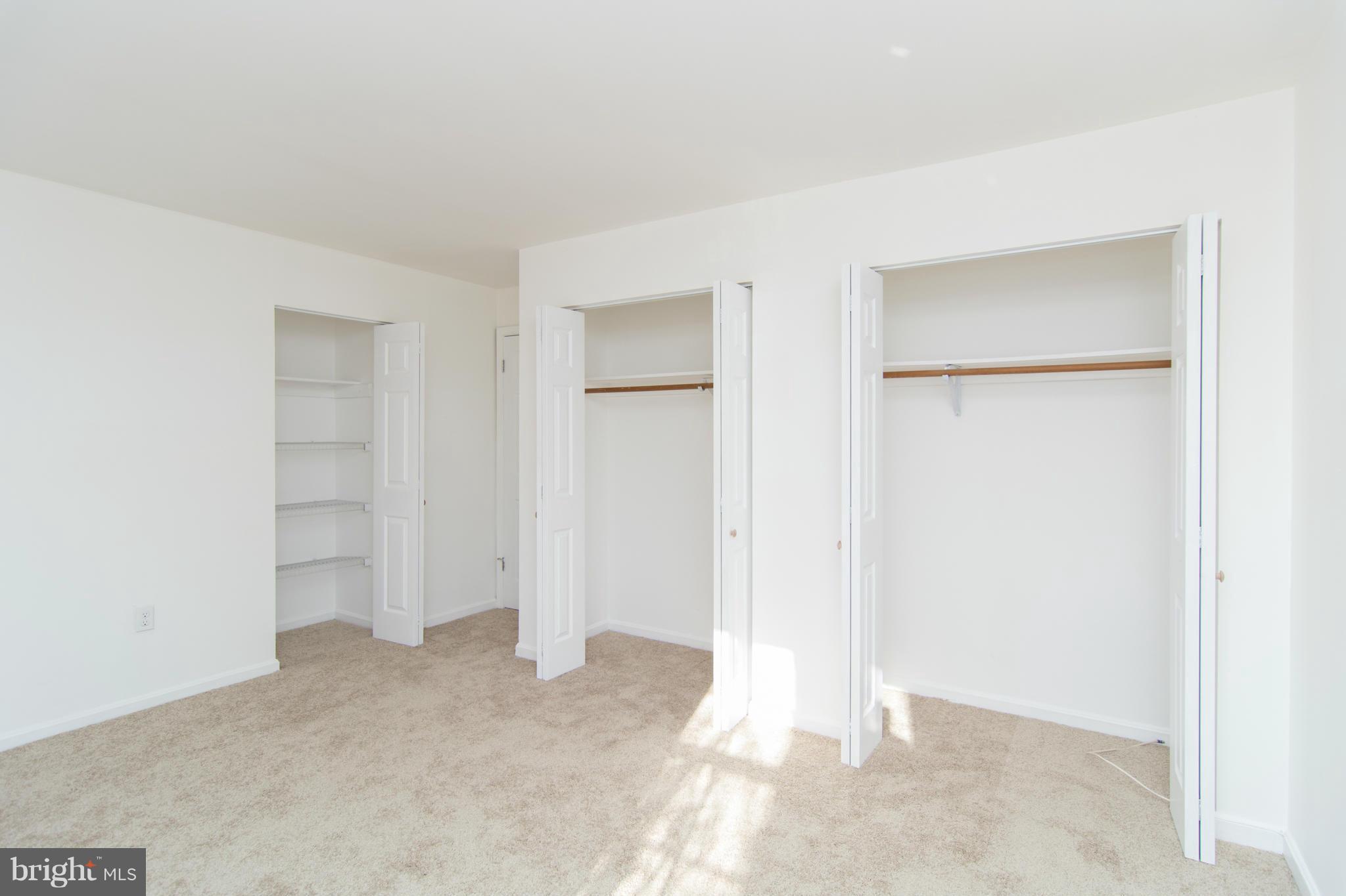 CROMWELL FOUNTAIN - Residential