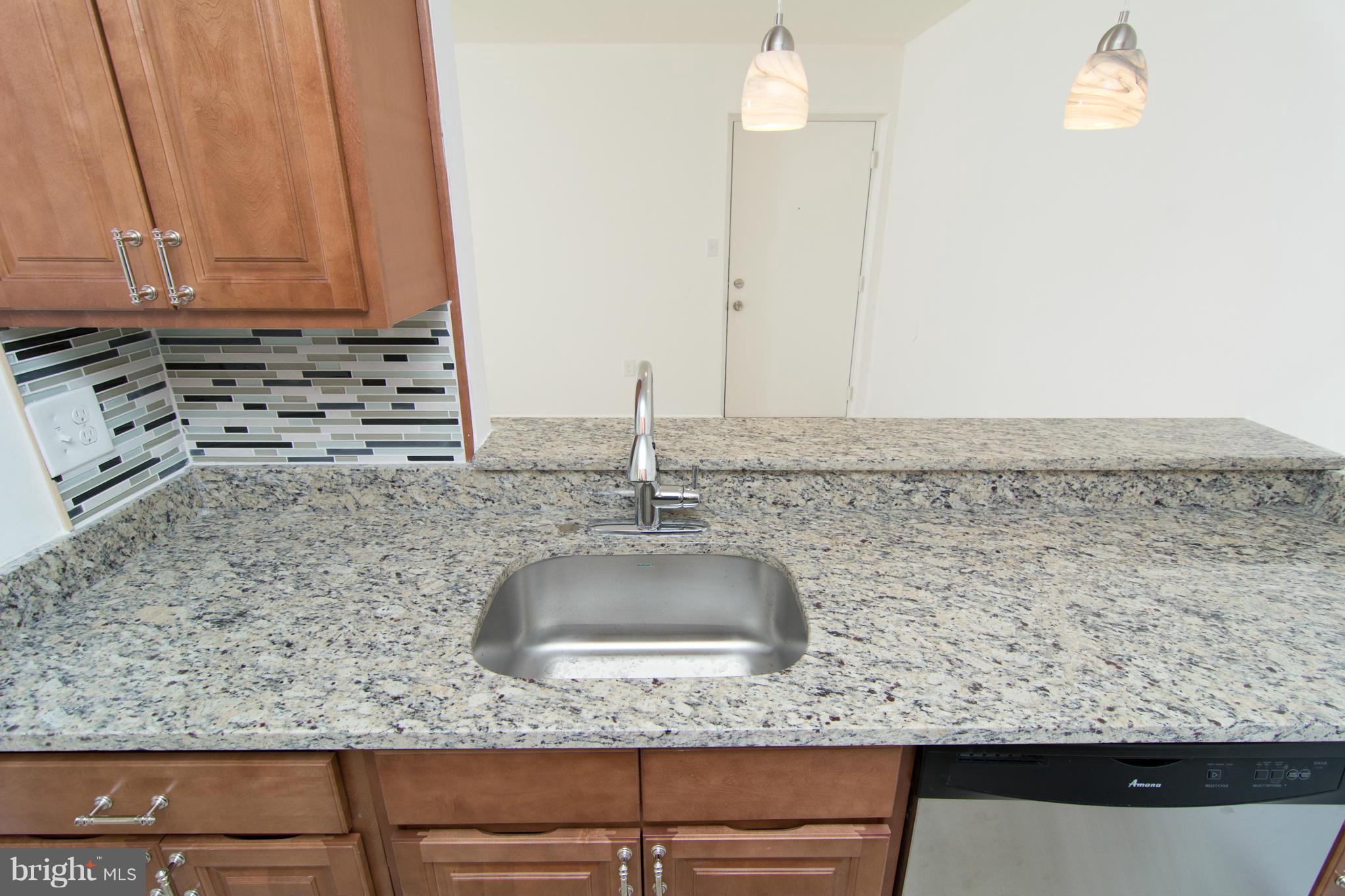 CROMWELL FOUNTAIN - Residential