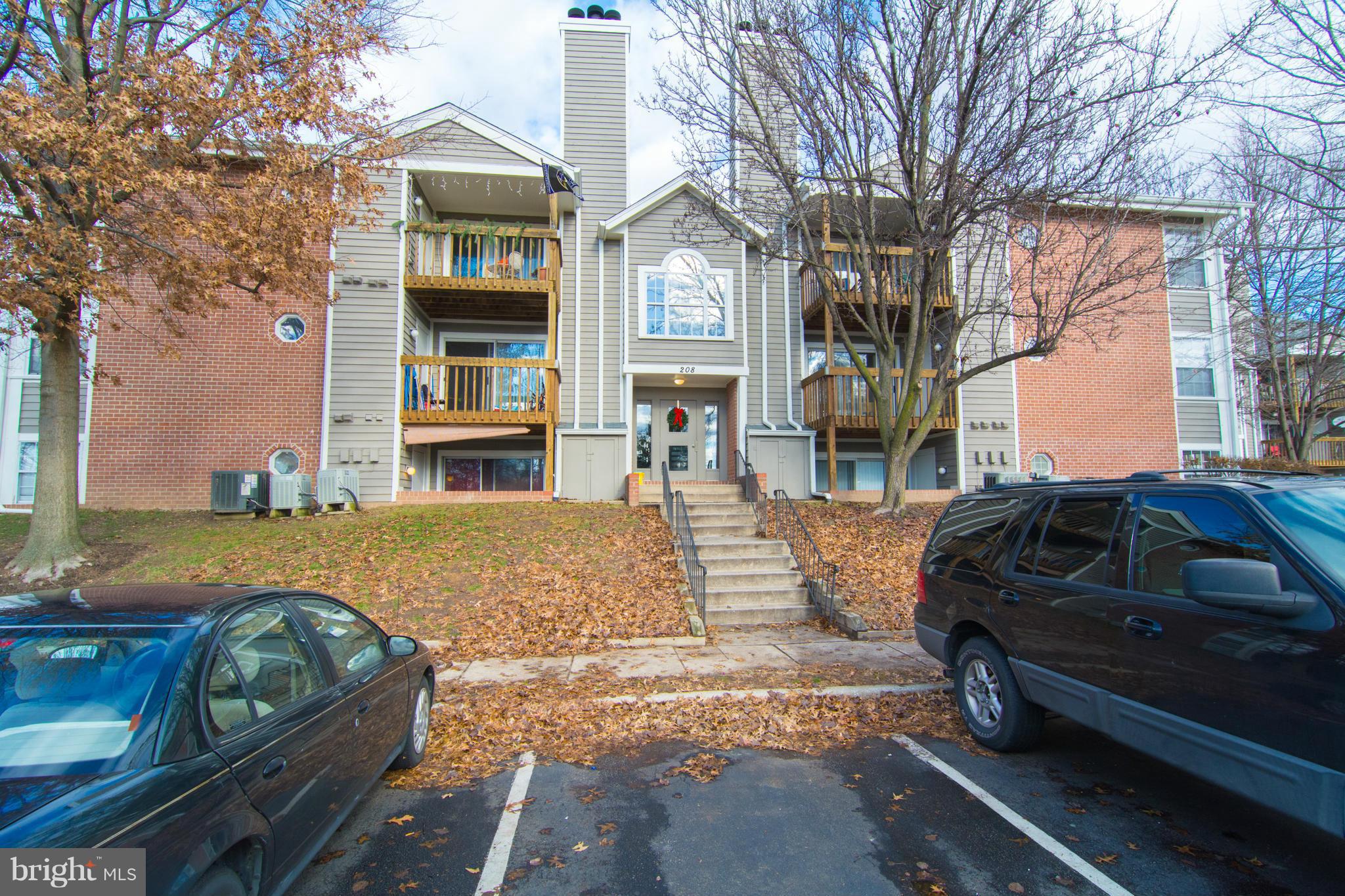 CROMWELL FOUNTAIN - Residential