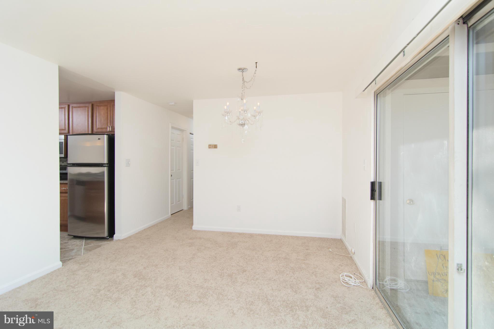 CROMWELL FOUNTAIN - Residential