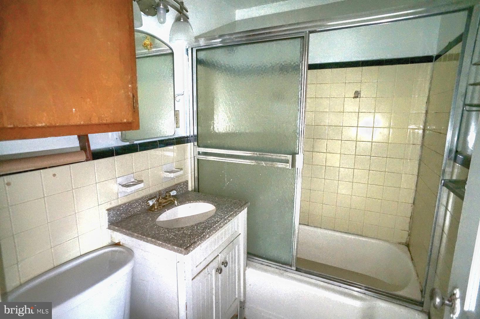 MELROSE GARDENS - Residential