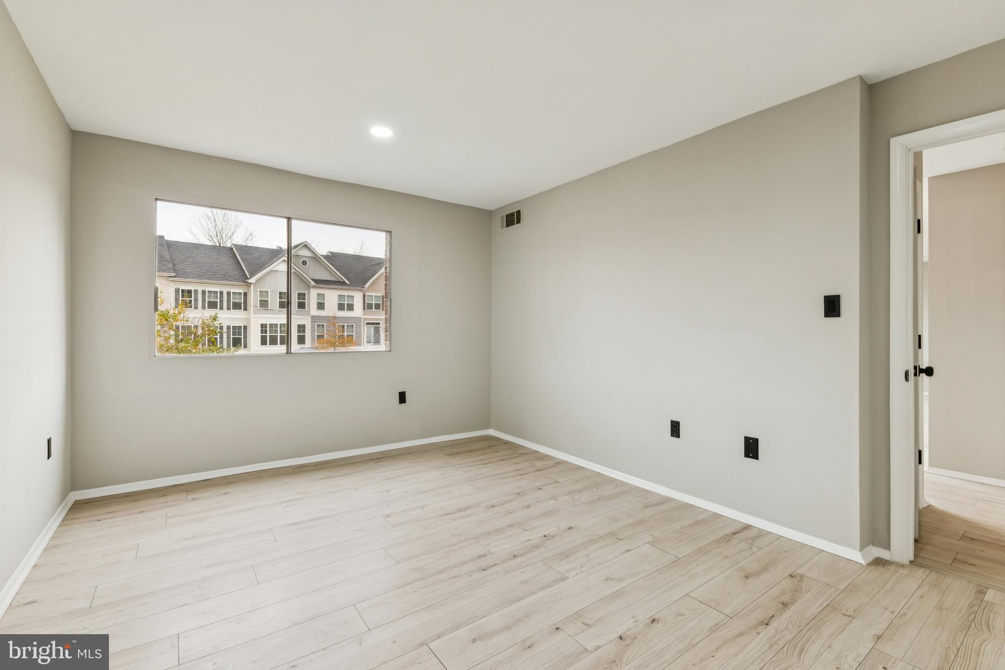 OCCOQUAN RIDGE CONDO - Residential