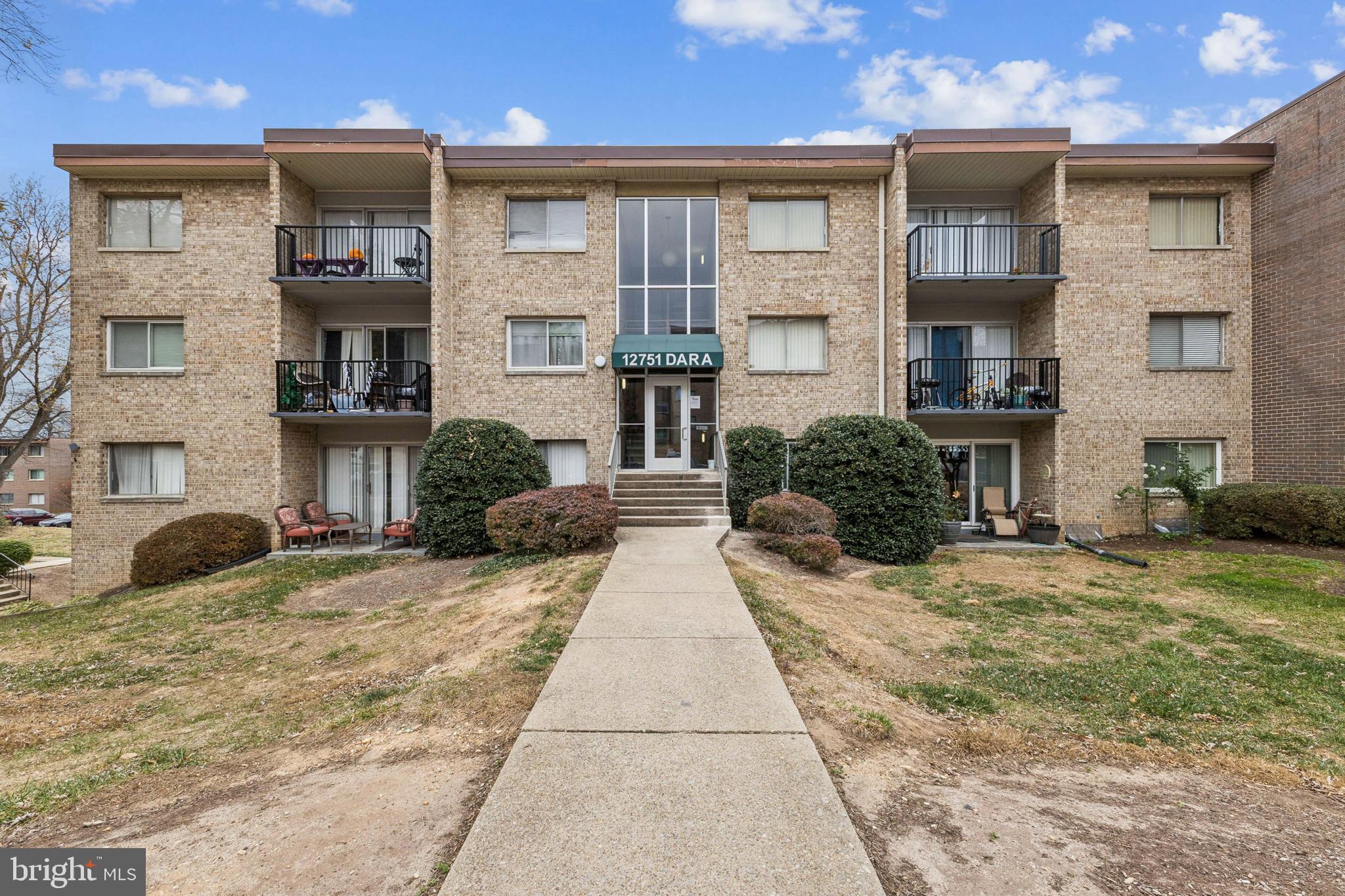 OCCOQUAN RIDGE CONDO - Residential