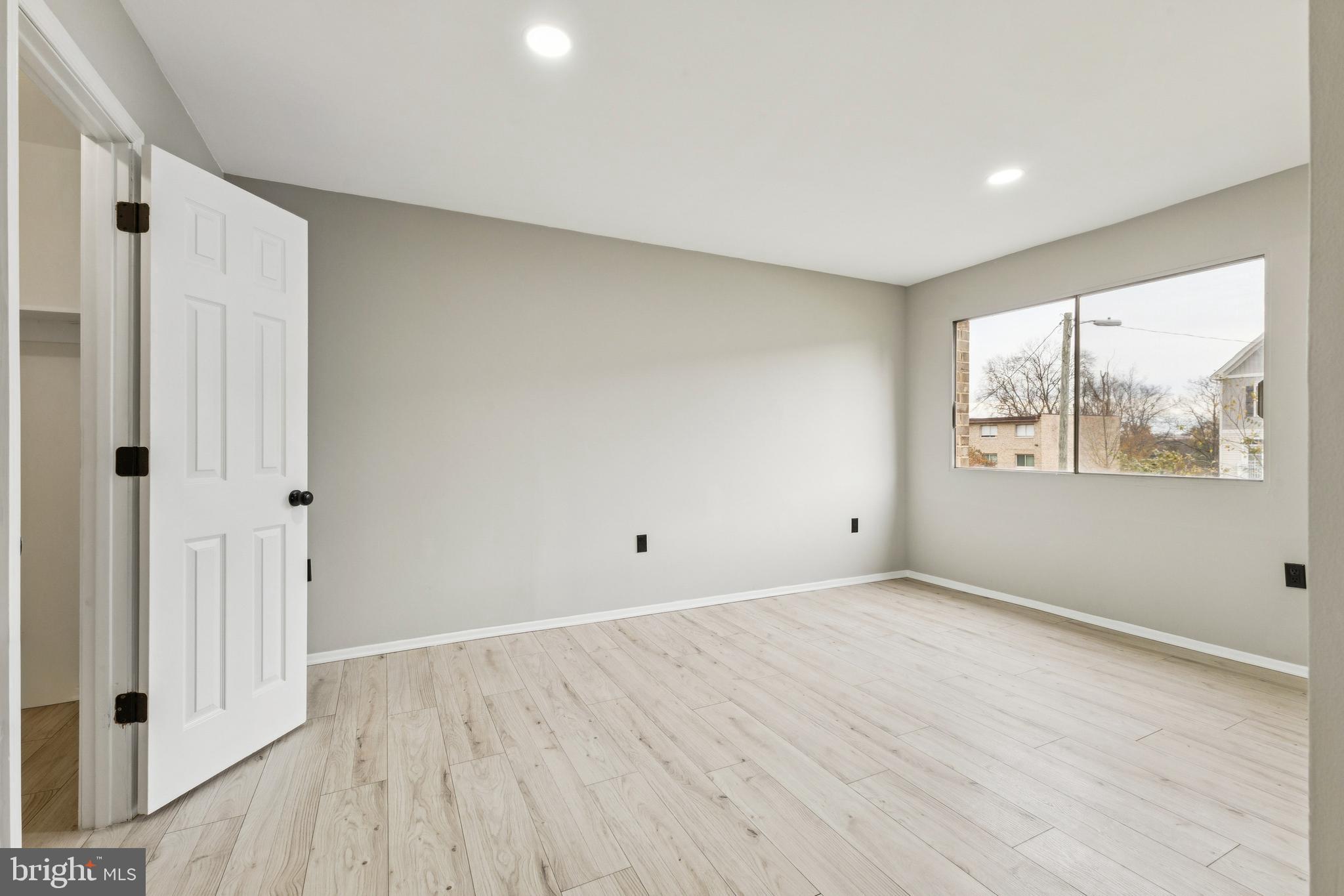 OCCOQUAN RIDGE CONDO - Residential