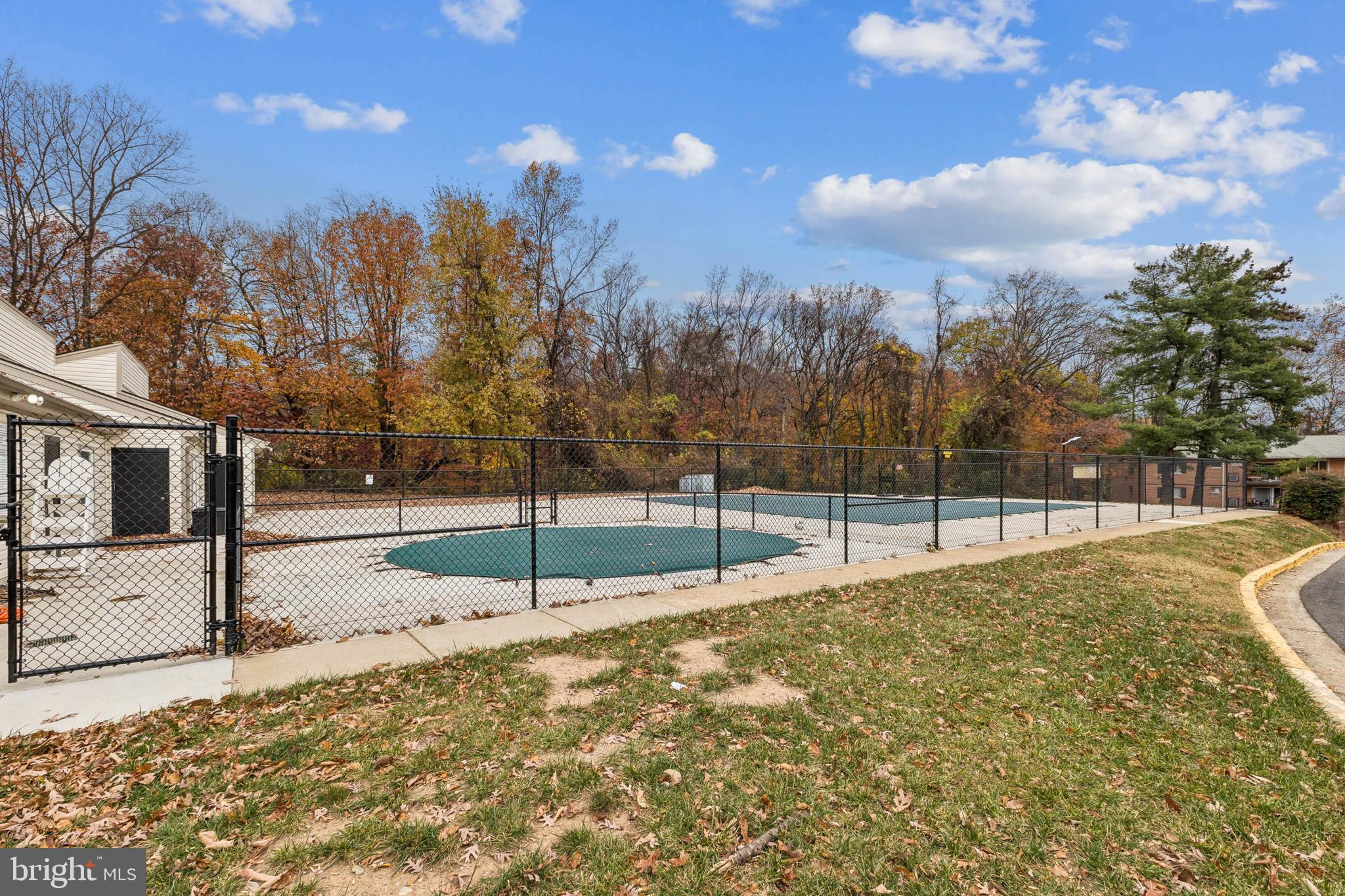 OCCOQUAN RIDGE CONDO - Residential