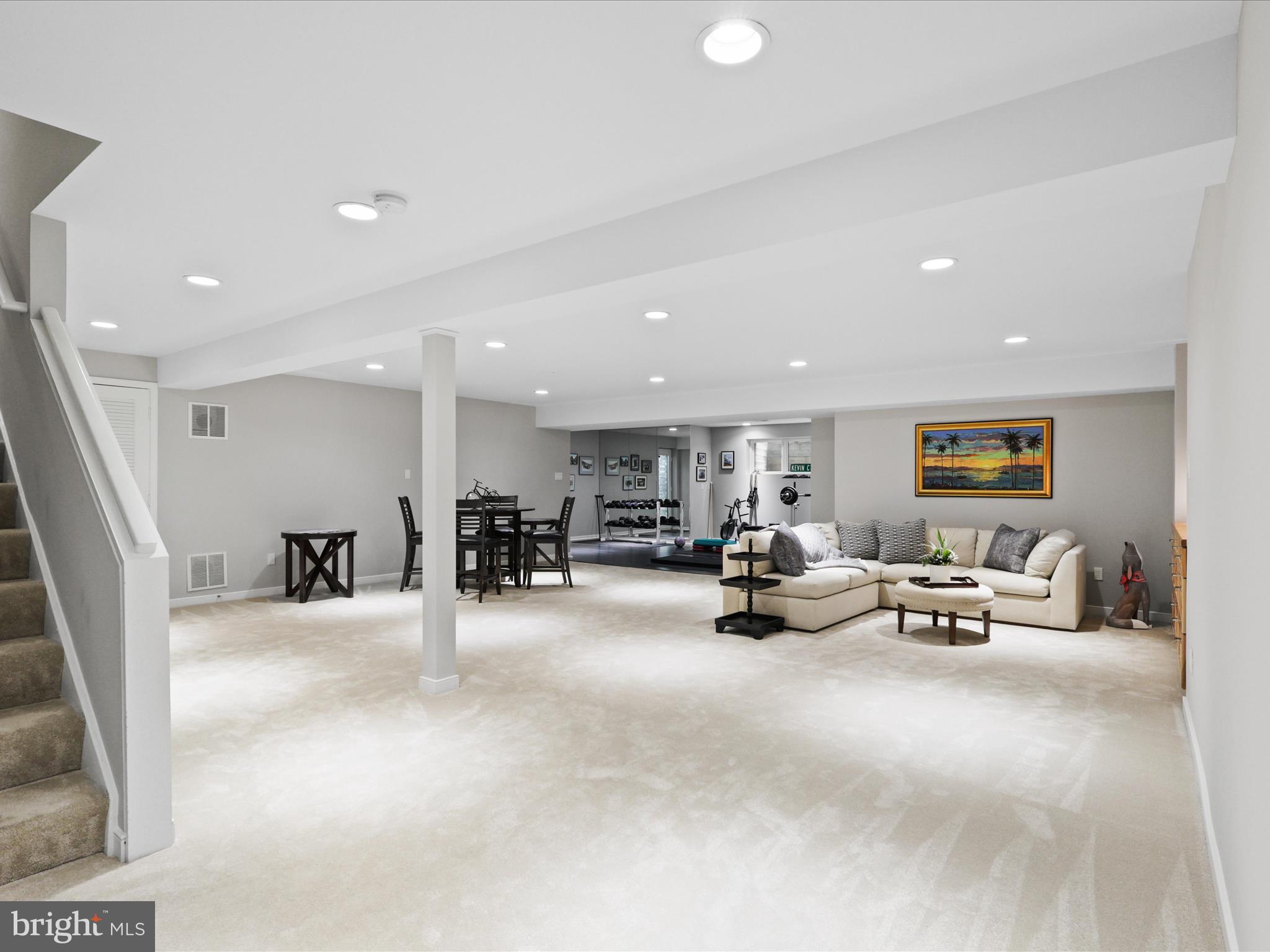 NEWPORT SHORES - Residential