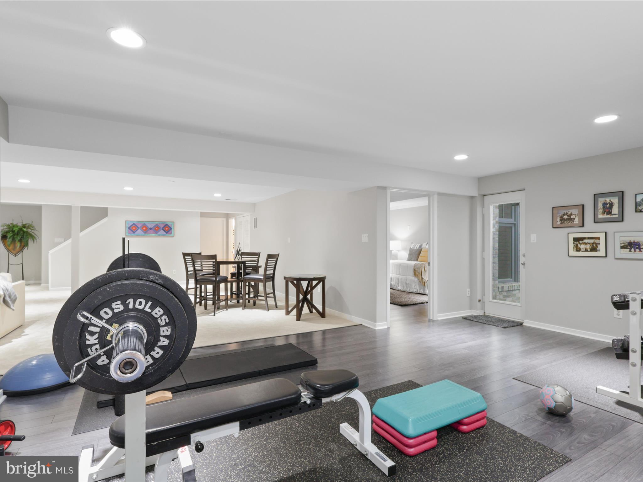 NEWPORT SHORES - Residential