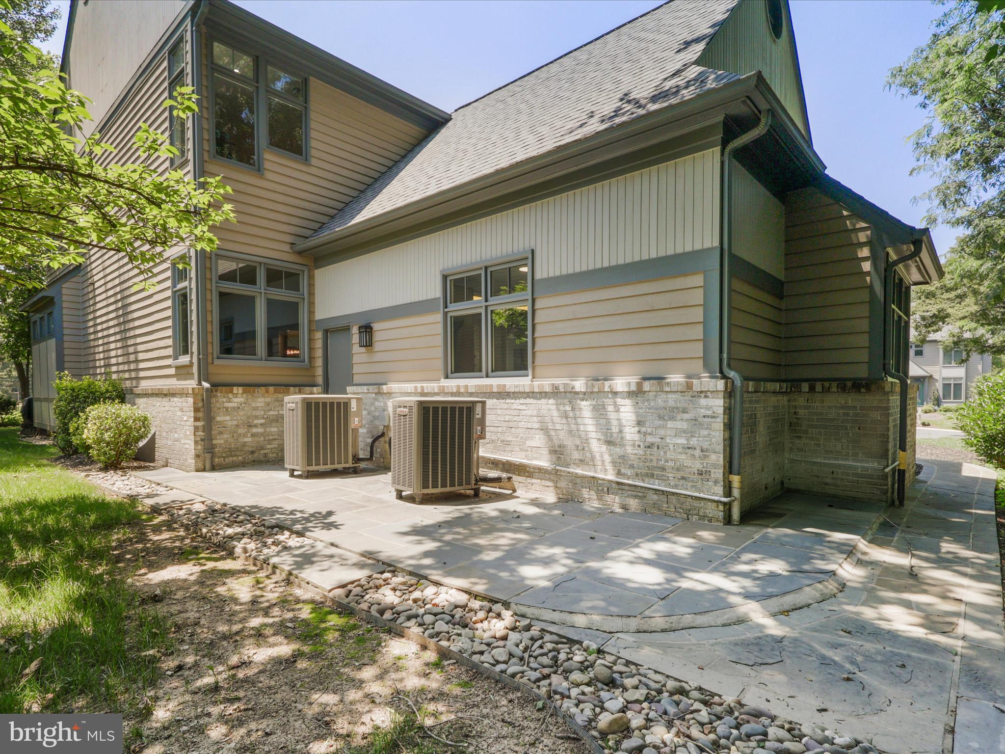 NEWPORT SHORES - Residential