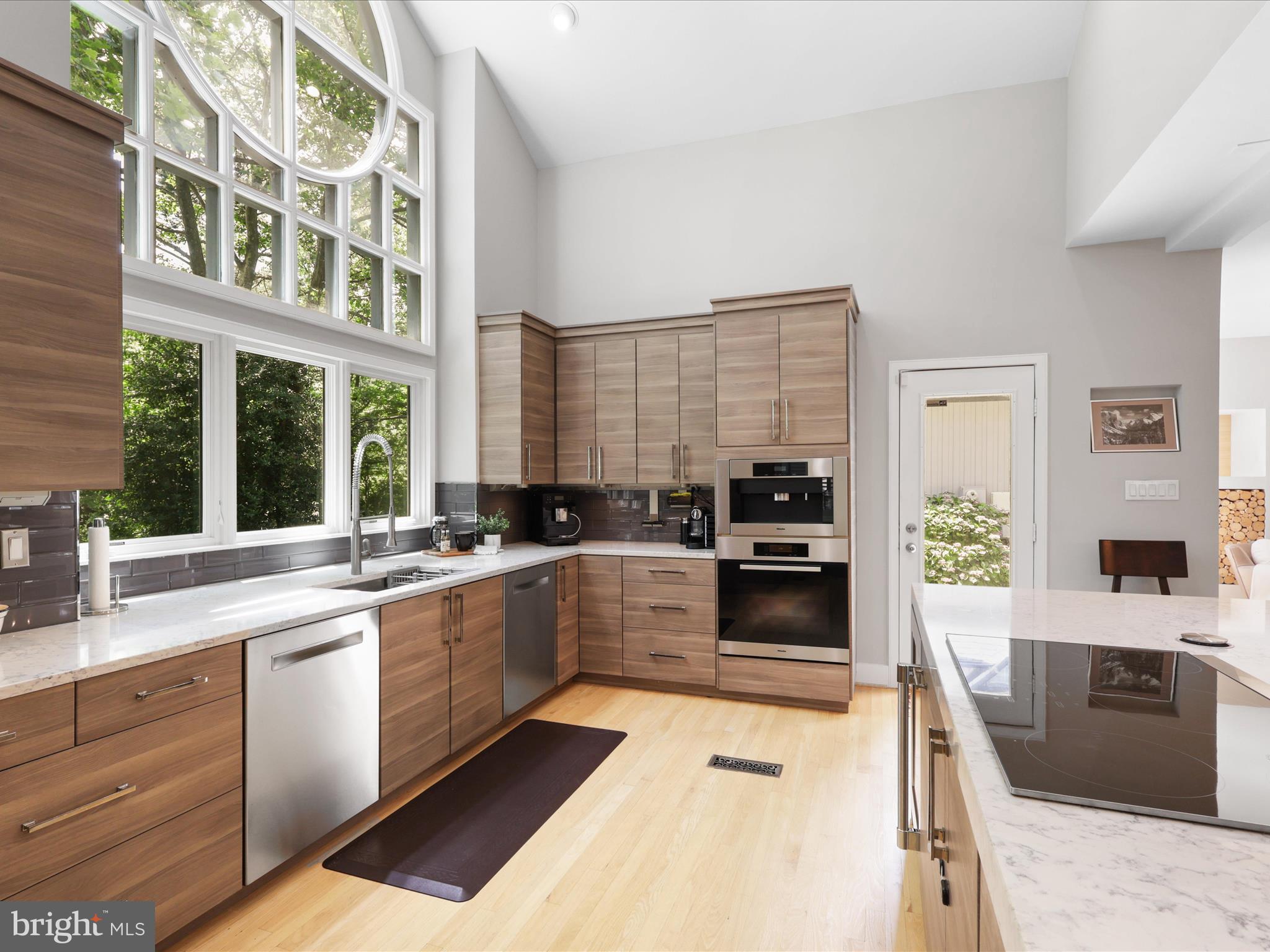 NEWPORT SHORES - Residential