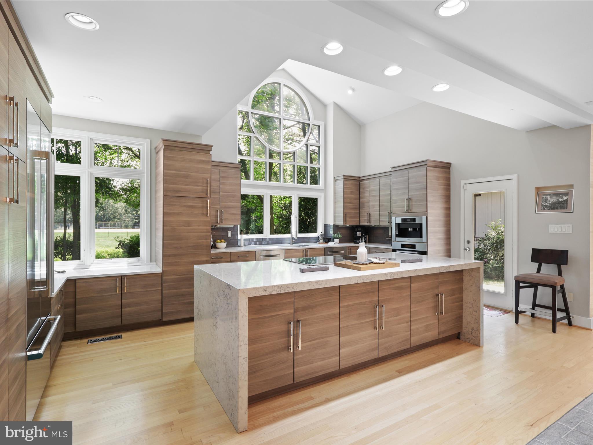 NEWPORT SHORES - Residential