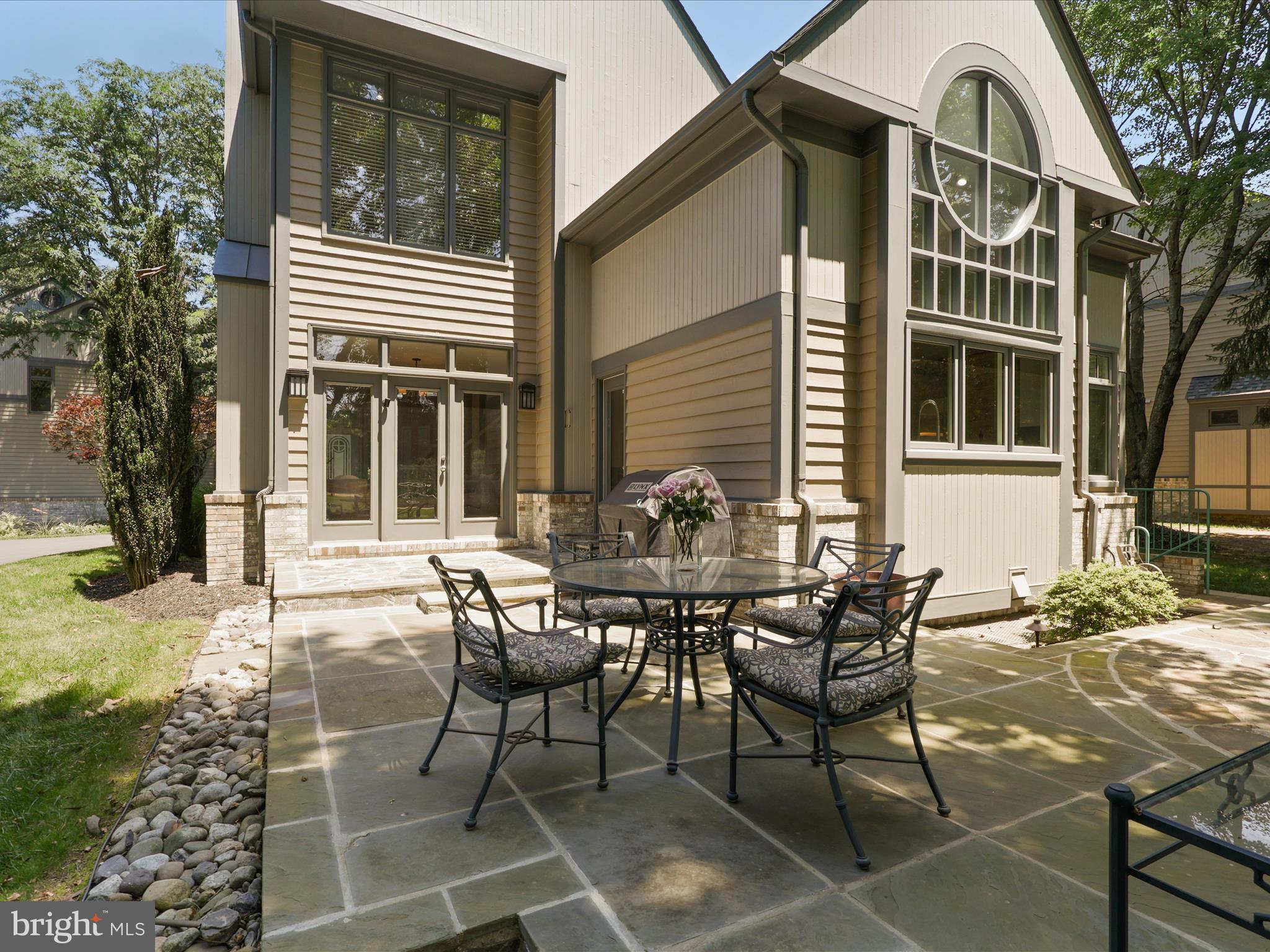 NEWPORT SHORES - Residential