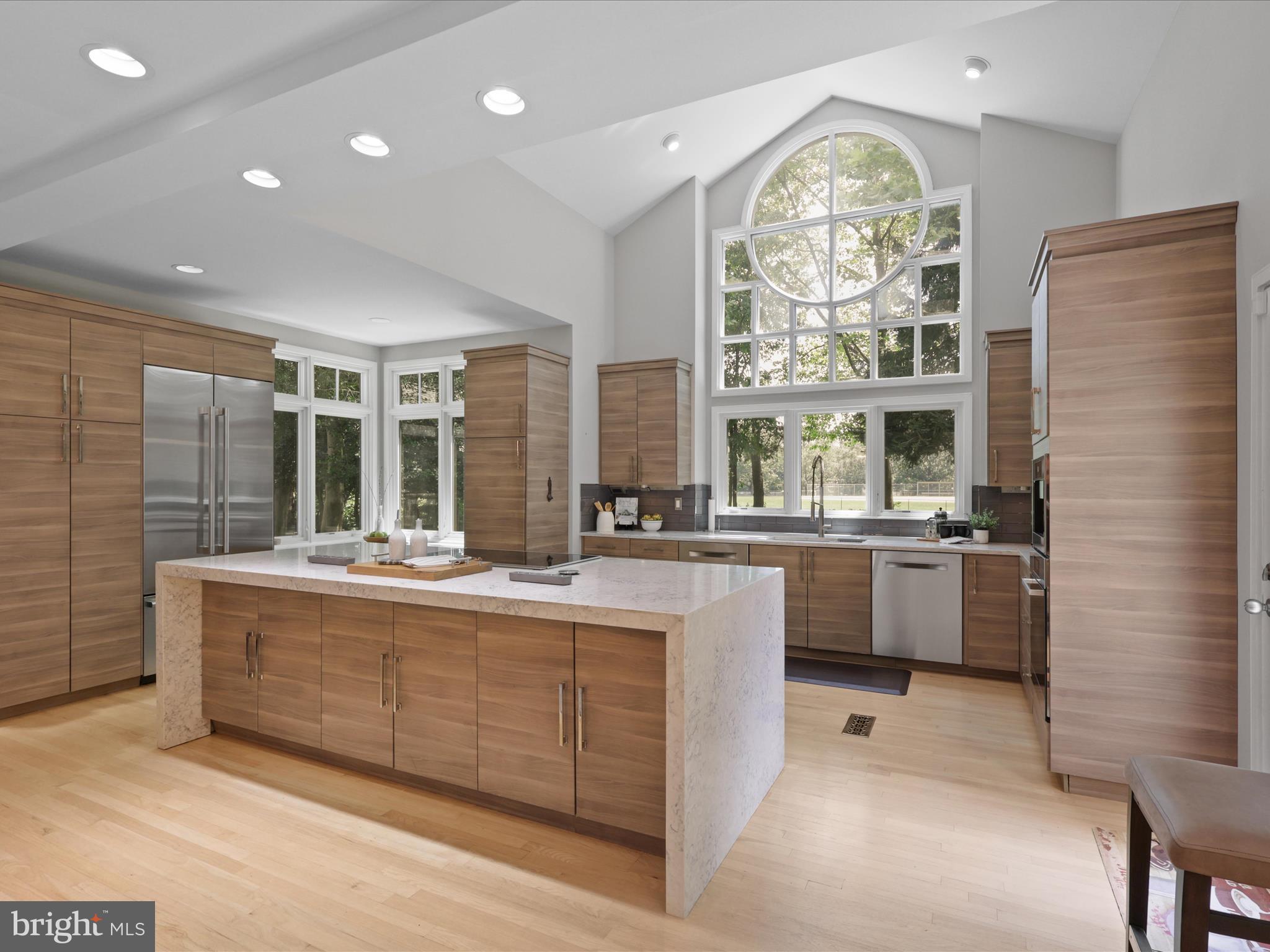 NEWPORT SHORES - Residential