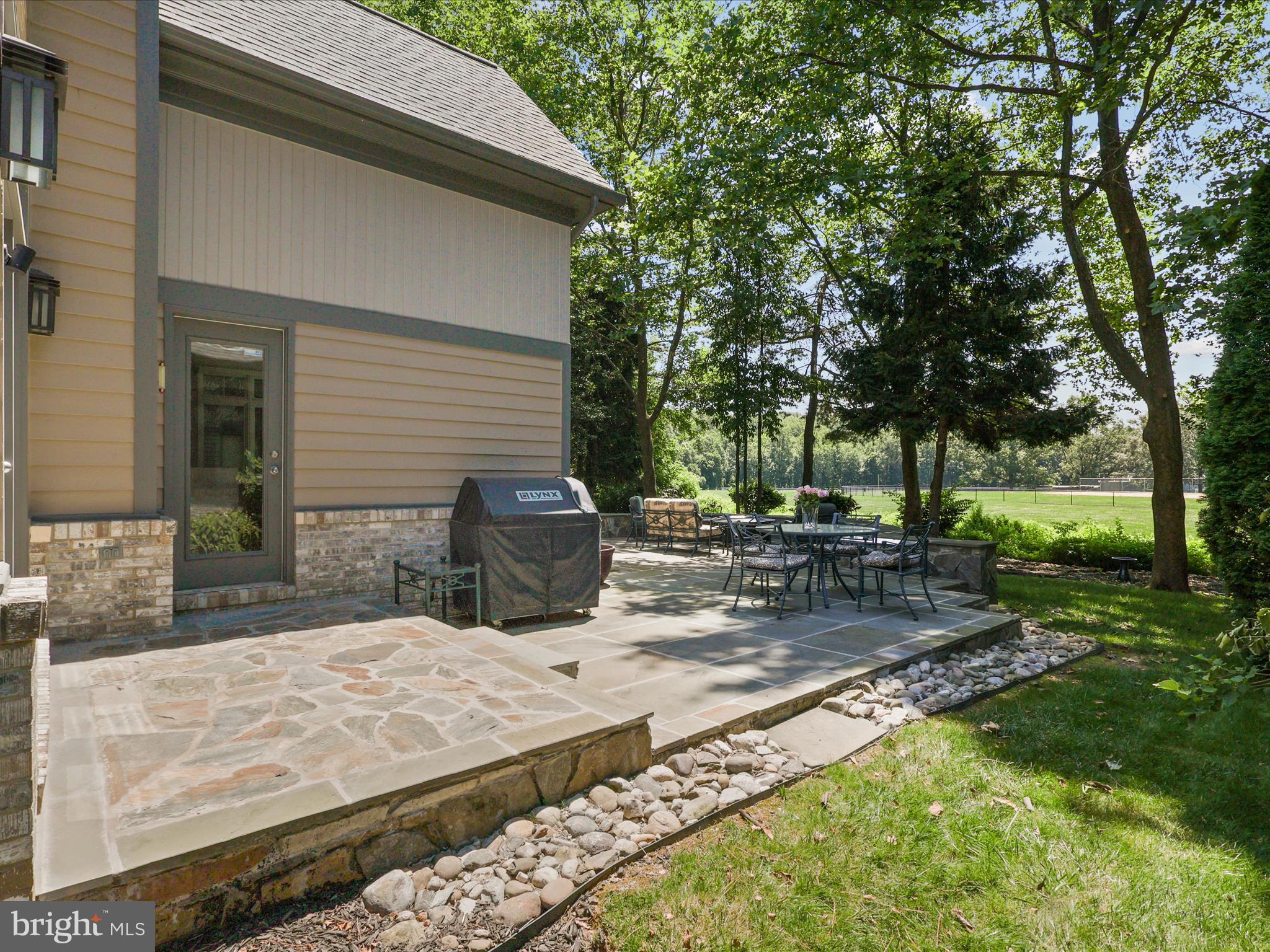 NEWPORT SHORES - Residential