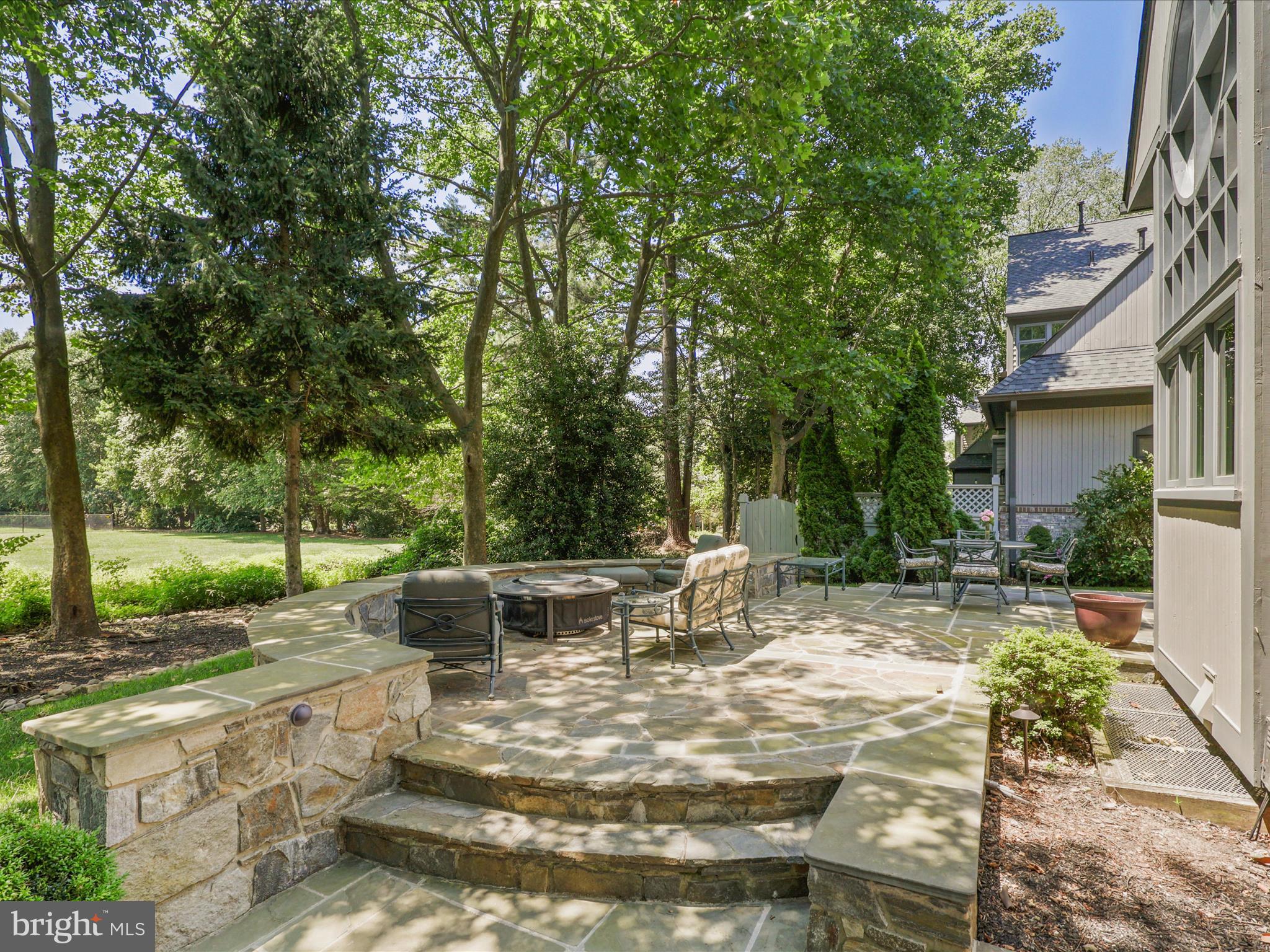 NEWPORT SHORES - Residential