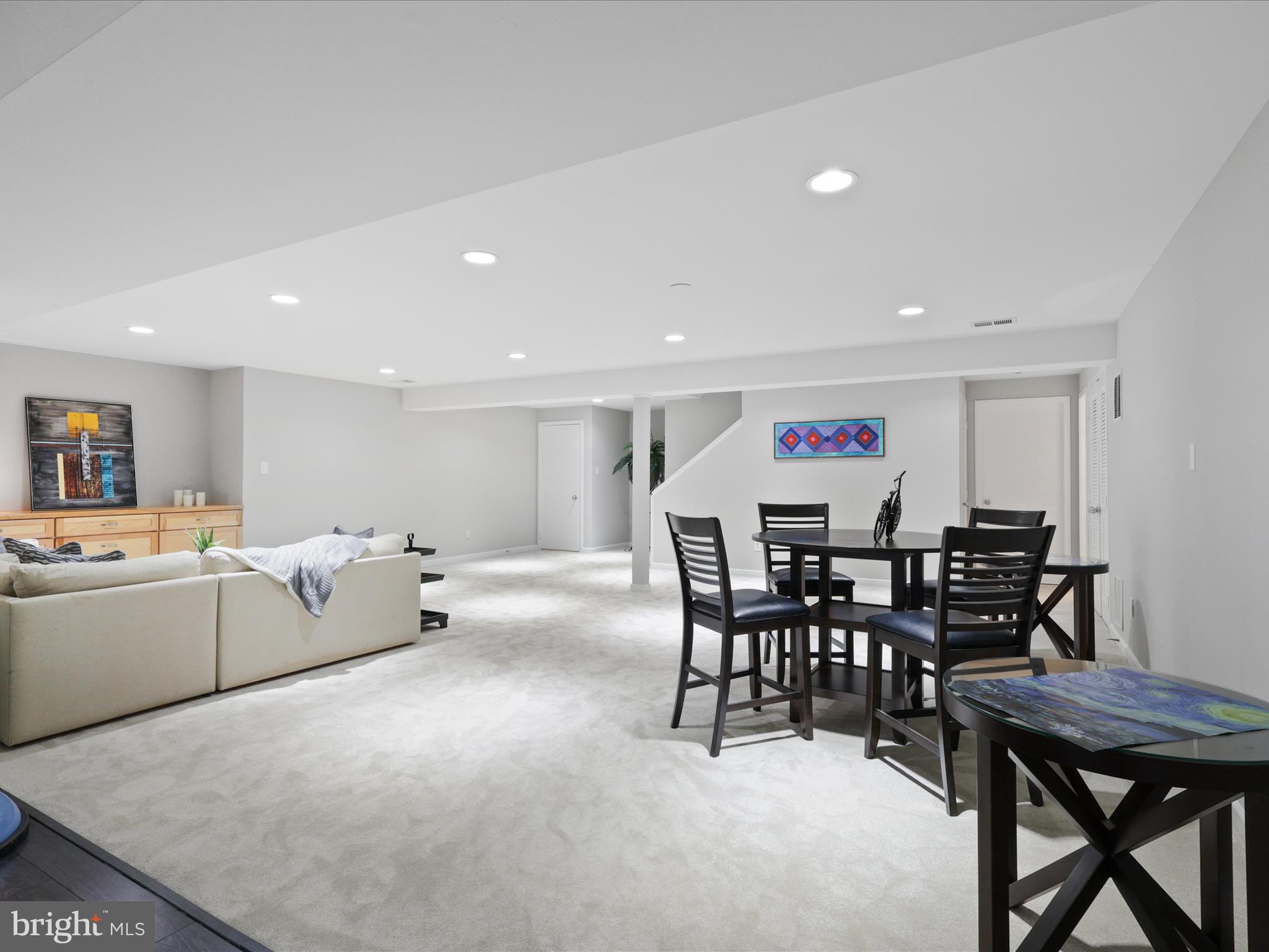 NEWPORT SHORES - Residential