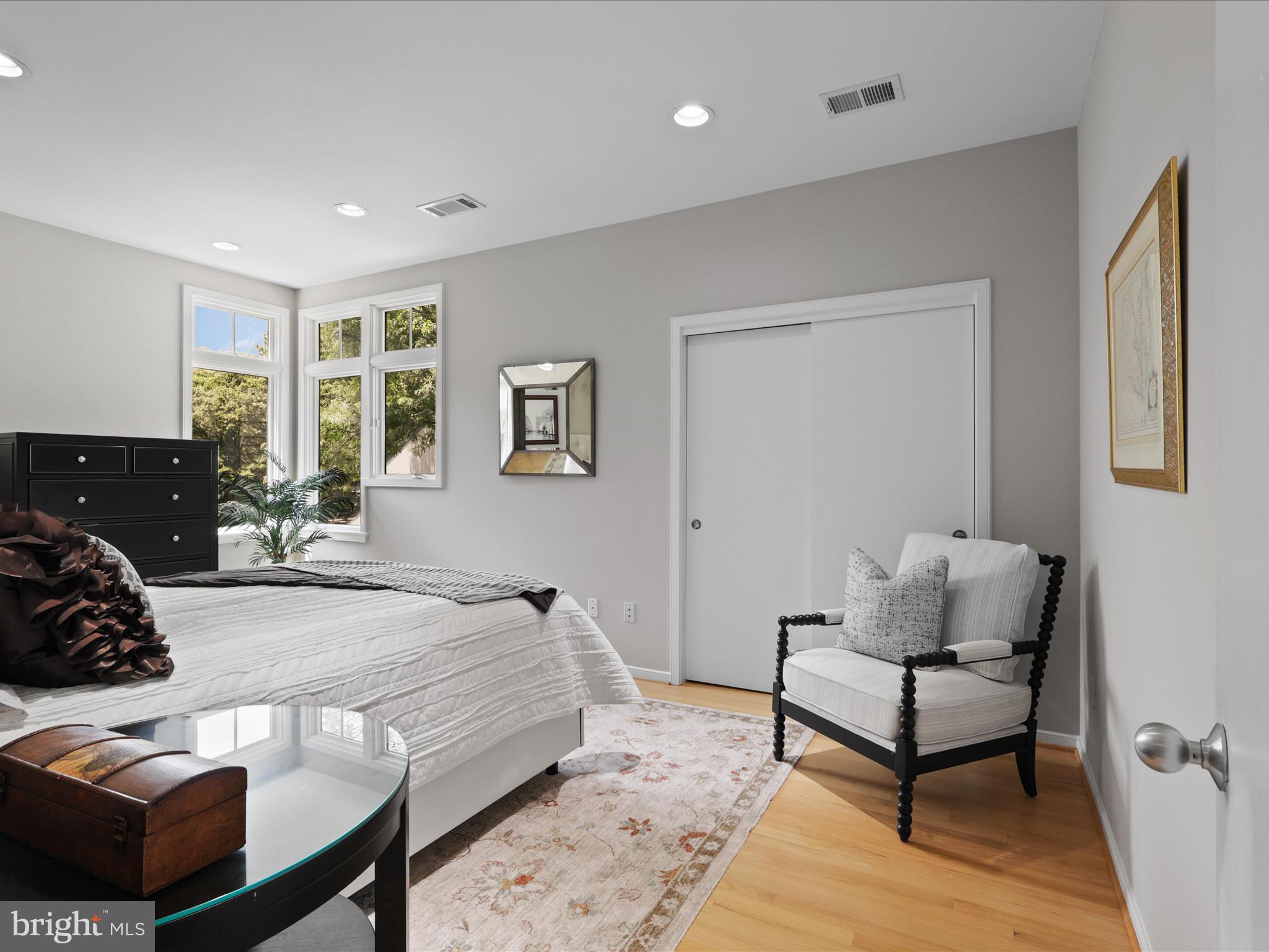 NEWPORT SHORES - Residential