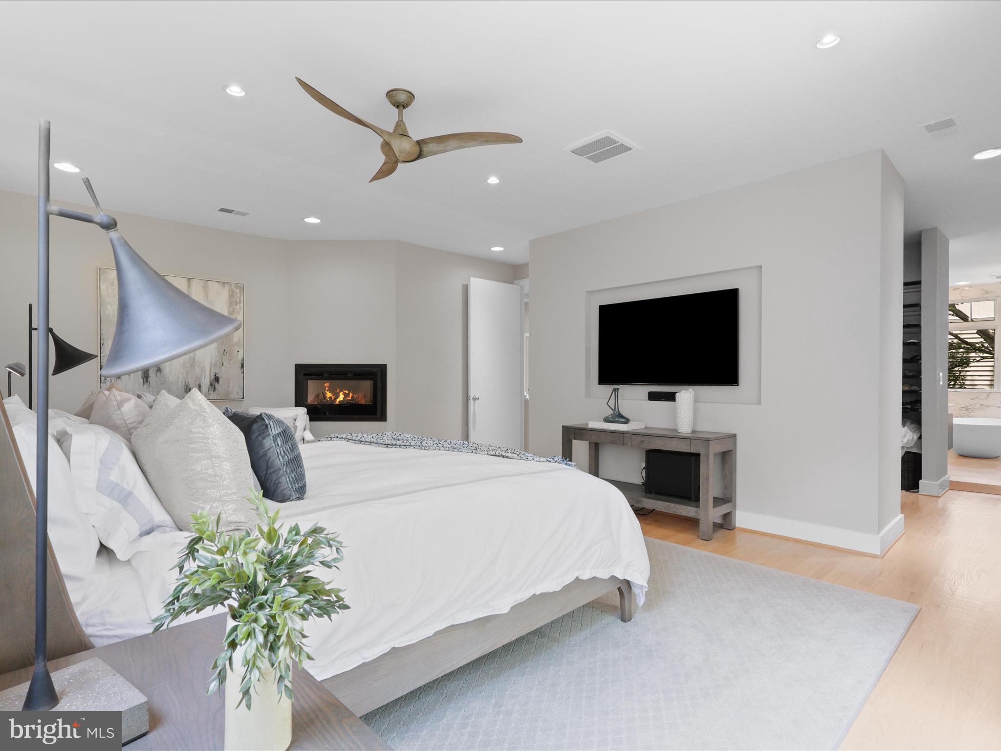 NEWPORT SHORES - Residential