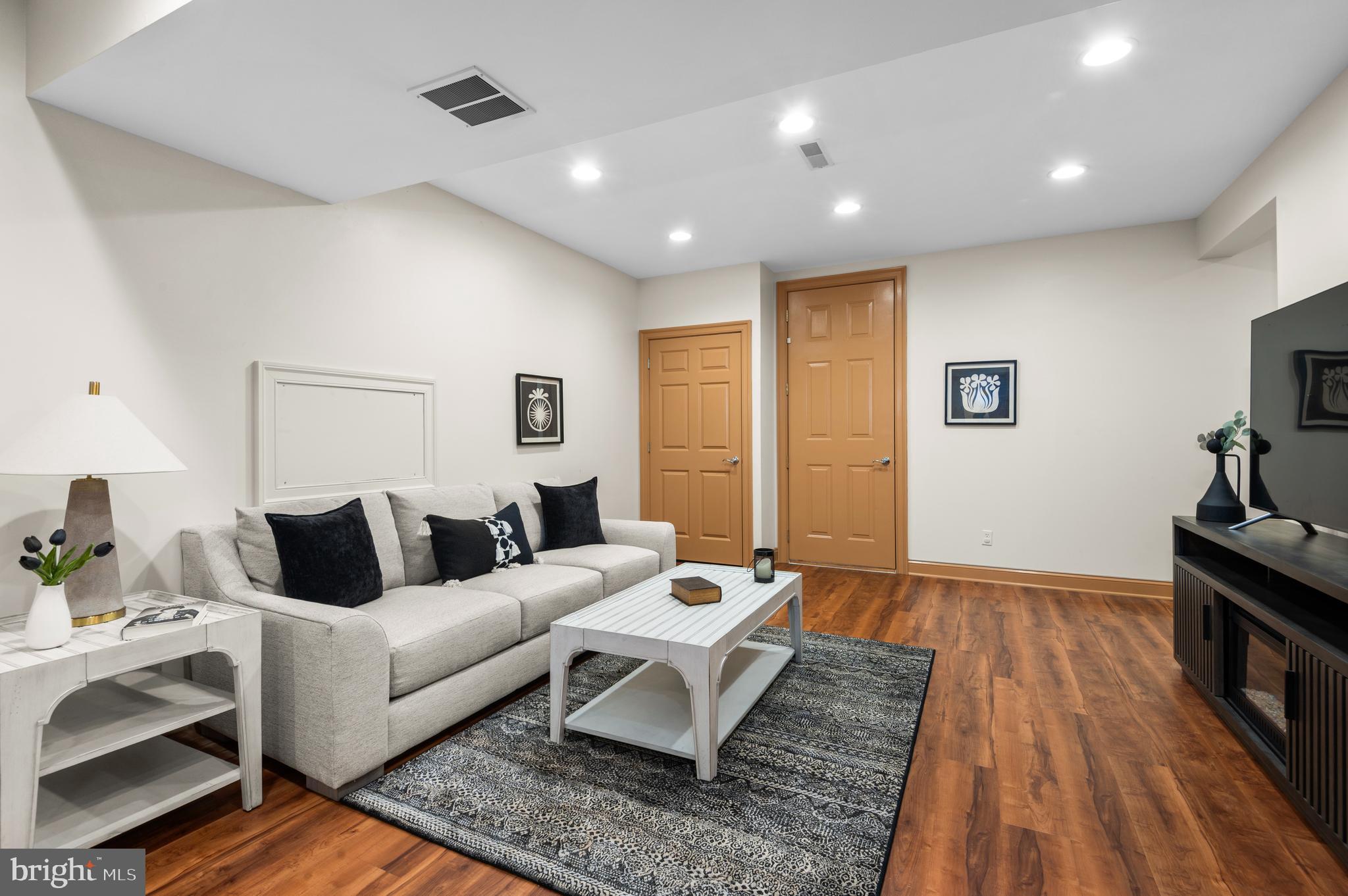 DOYLESTOWN BORO - Residential