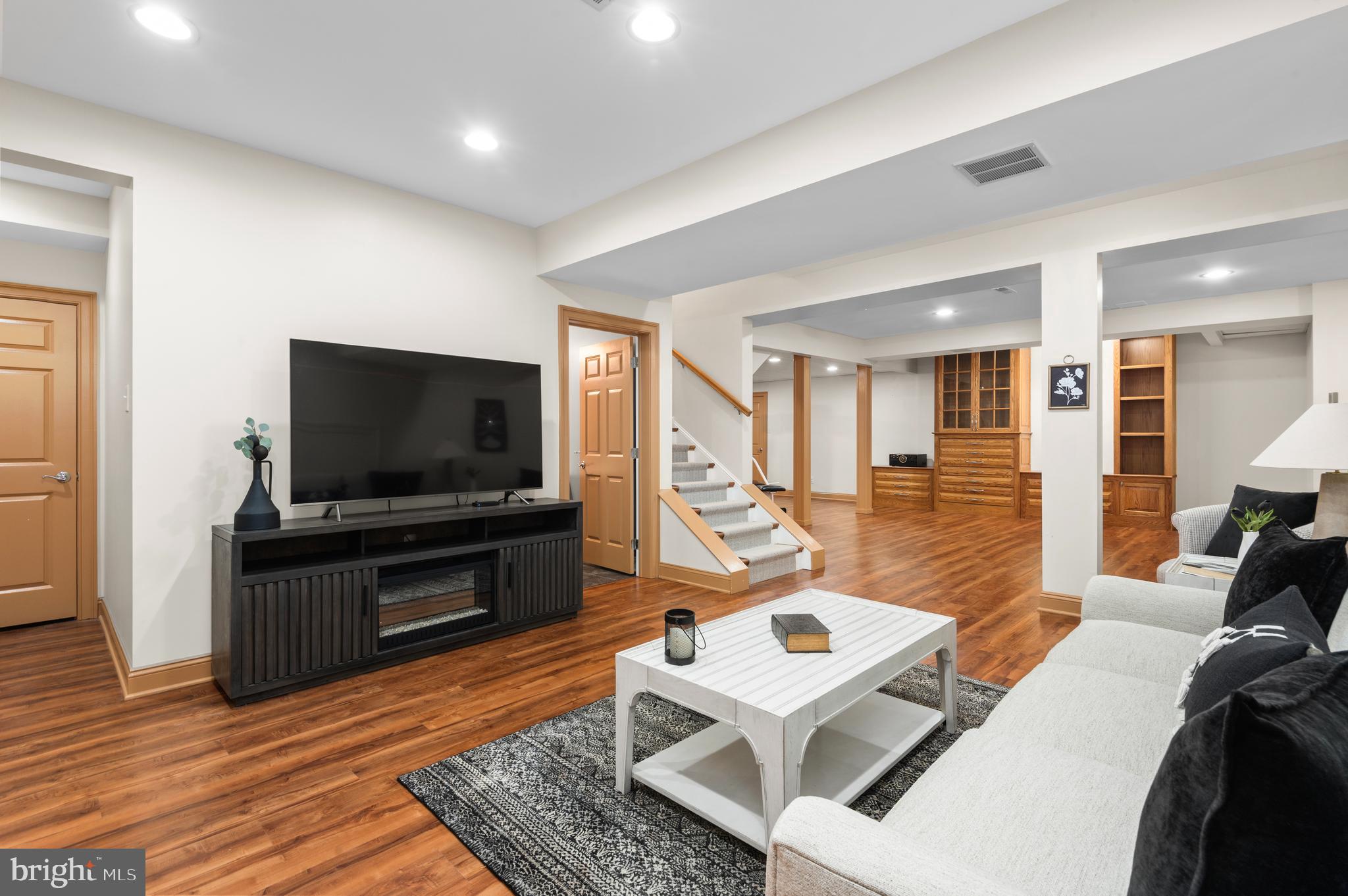 DOYLESTOWN BORO - Residential