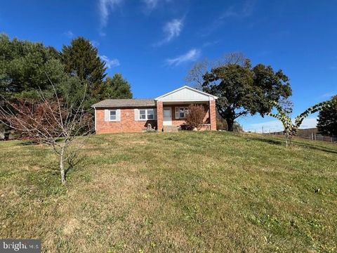 6674 STELTZ ROAD GLEN ROCK PA 17327