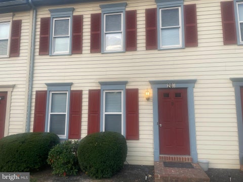 Townhouse For Rent - 203 Cross Keys Drive<br/> Lancaster County, STRASBURG, PA 17579